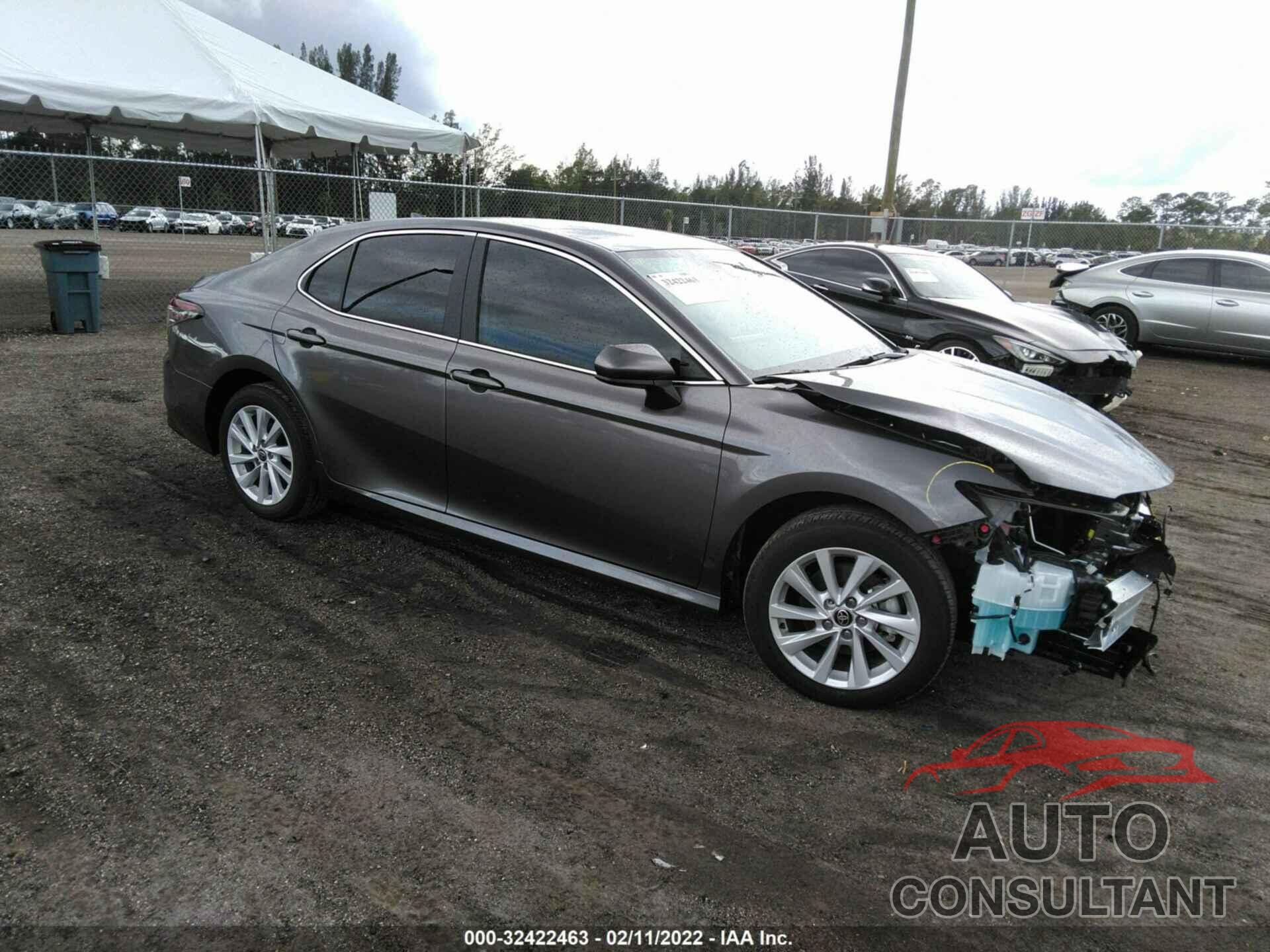 TOYOTA CAMRY 2022 - 4T1C11AK8NU629548