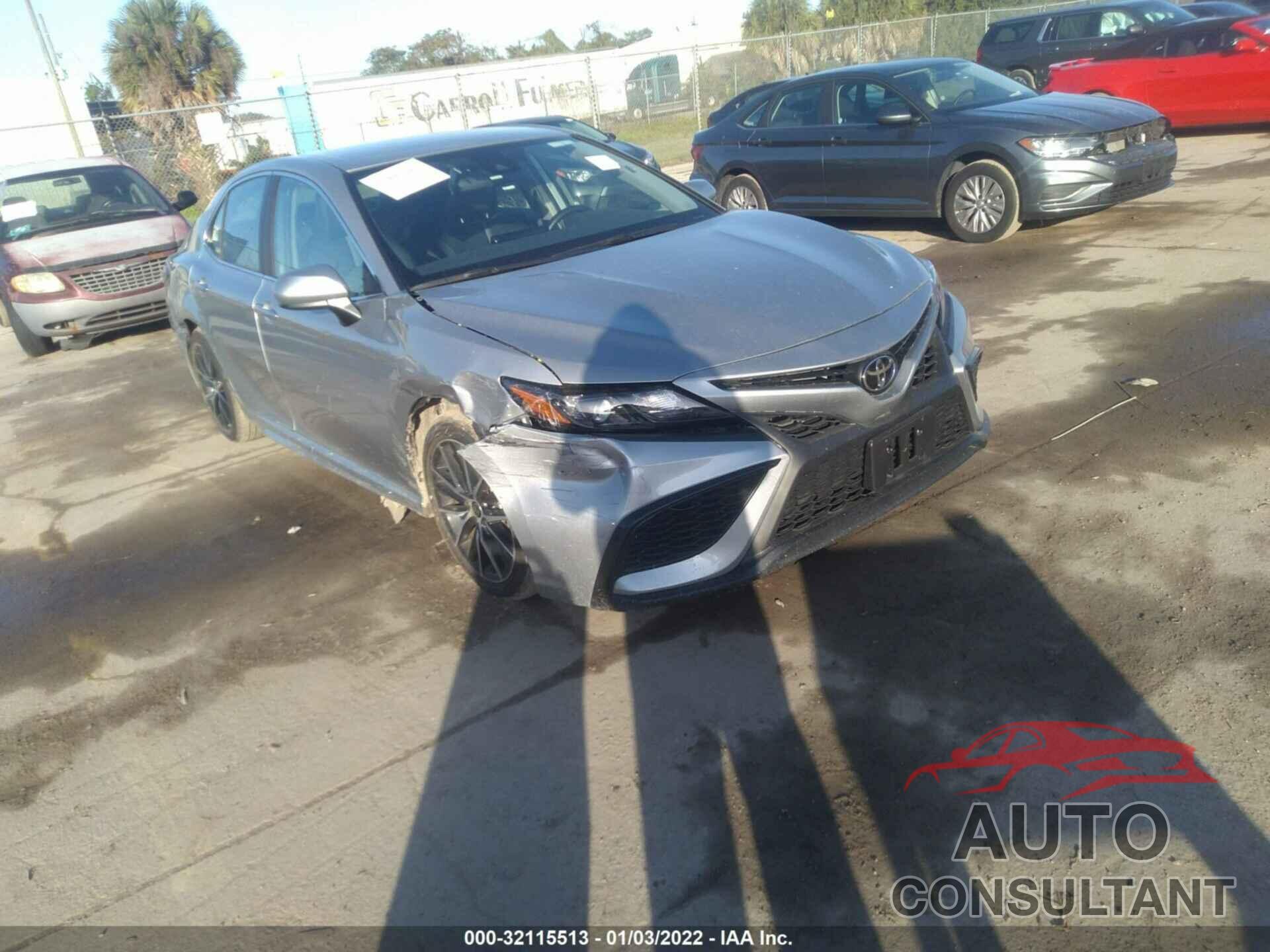 TOYOTA CAMRY 2021 - 4T1G11AKXMU453912