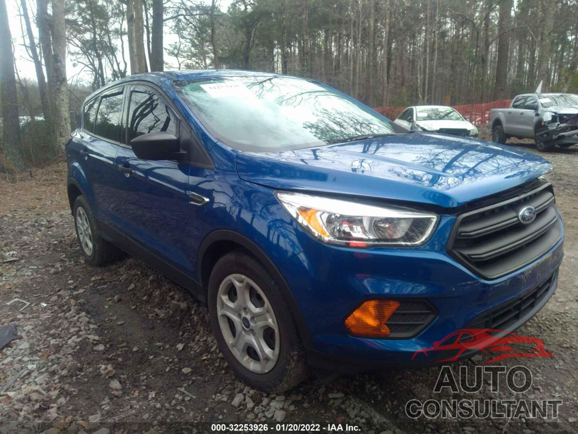 FORD ESCAPE 2017 - 1FMCU0F77HUE31070