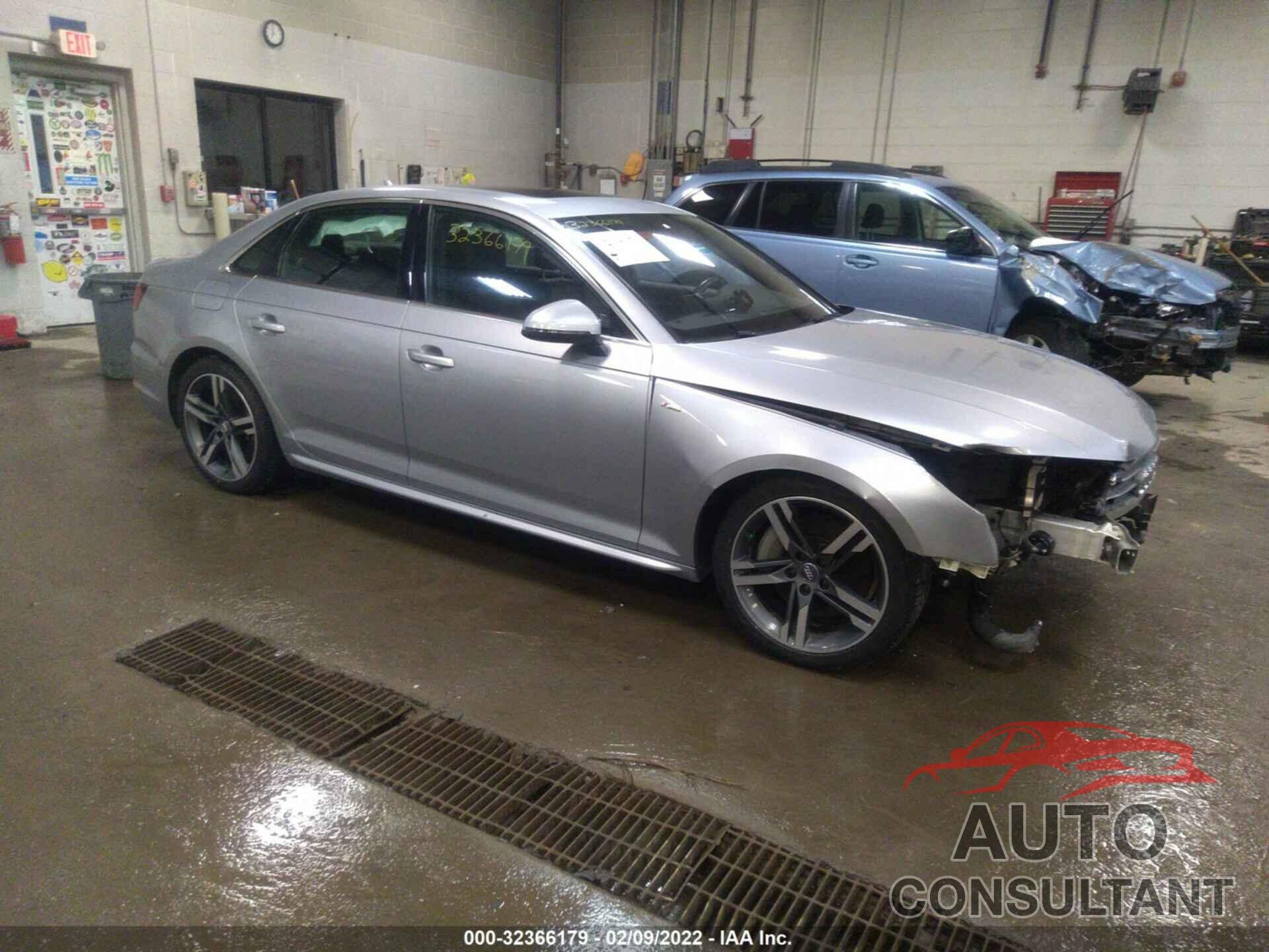 AUDI A4 2018 - WAUPNAF49JN000242