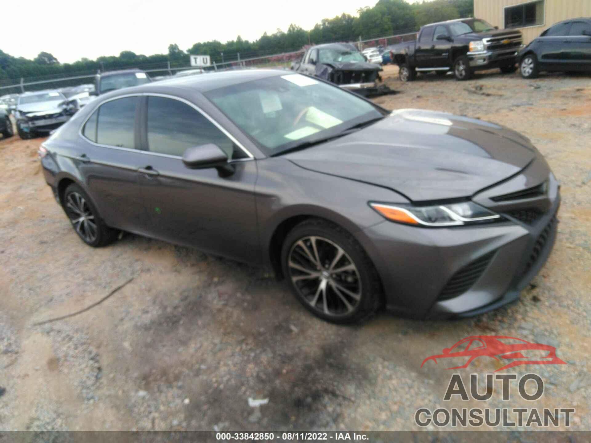 TOYOTA CAMRY 2018 - 4T1B11HK5JU606160