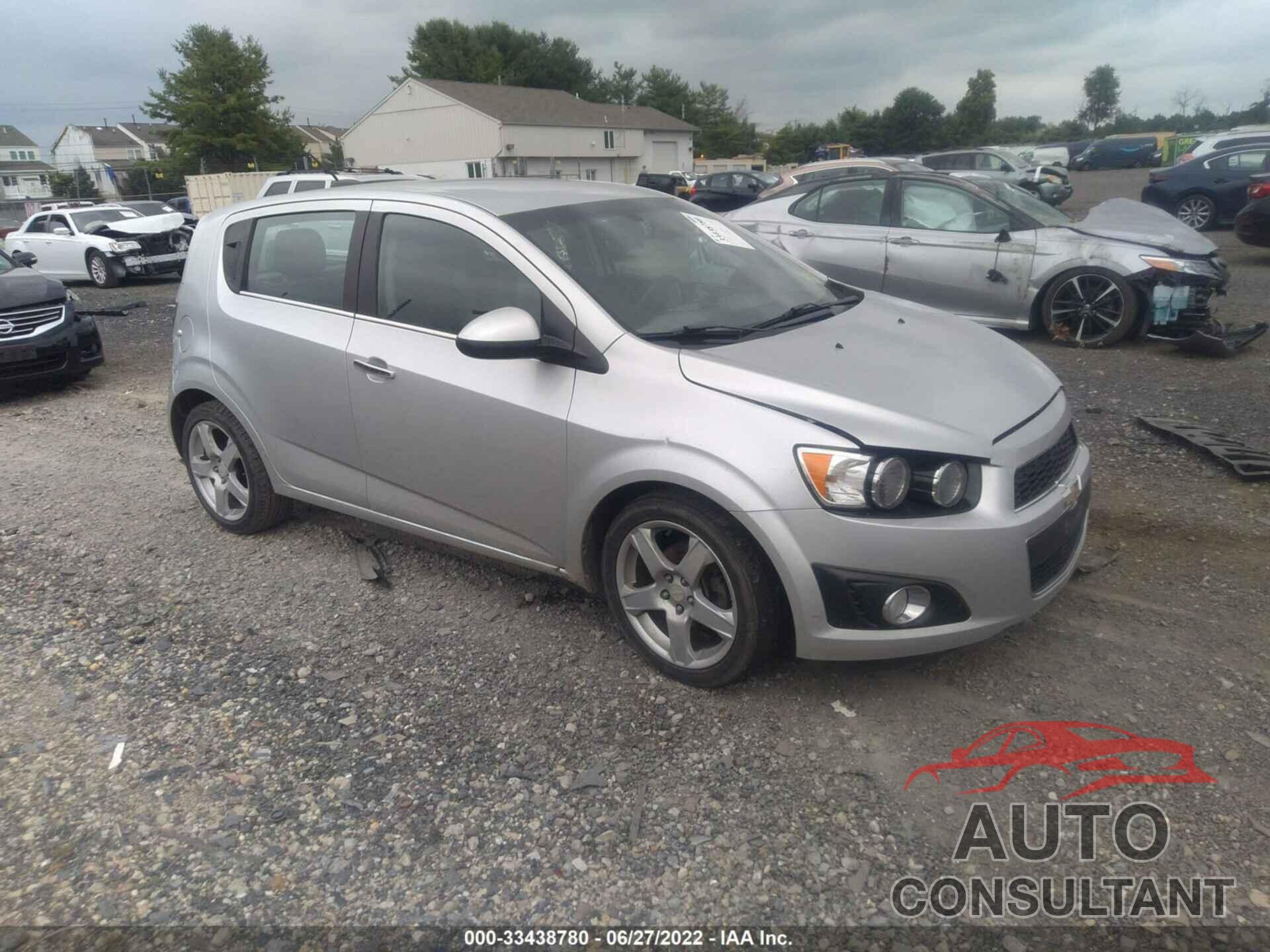 CHEVROLET SONIC 2016 - 1G1JE6SB3G4160022