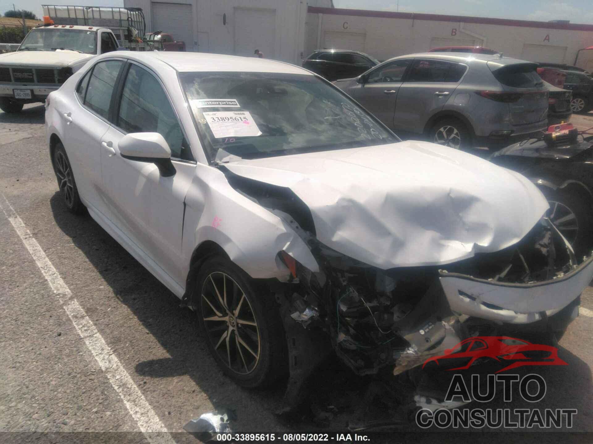 TOYOTA CAMRY 2021 - 4T1G11AK5MU411230