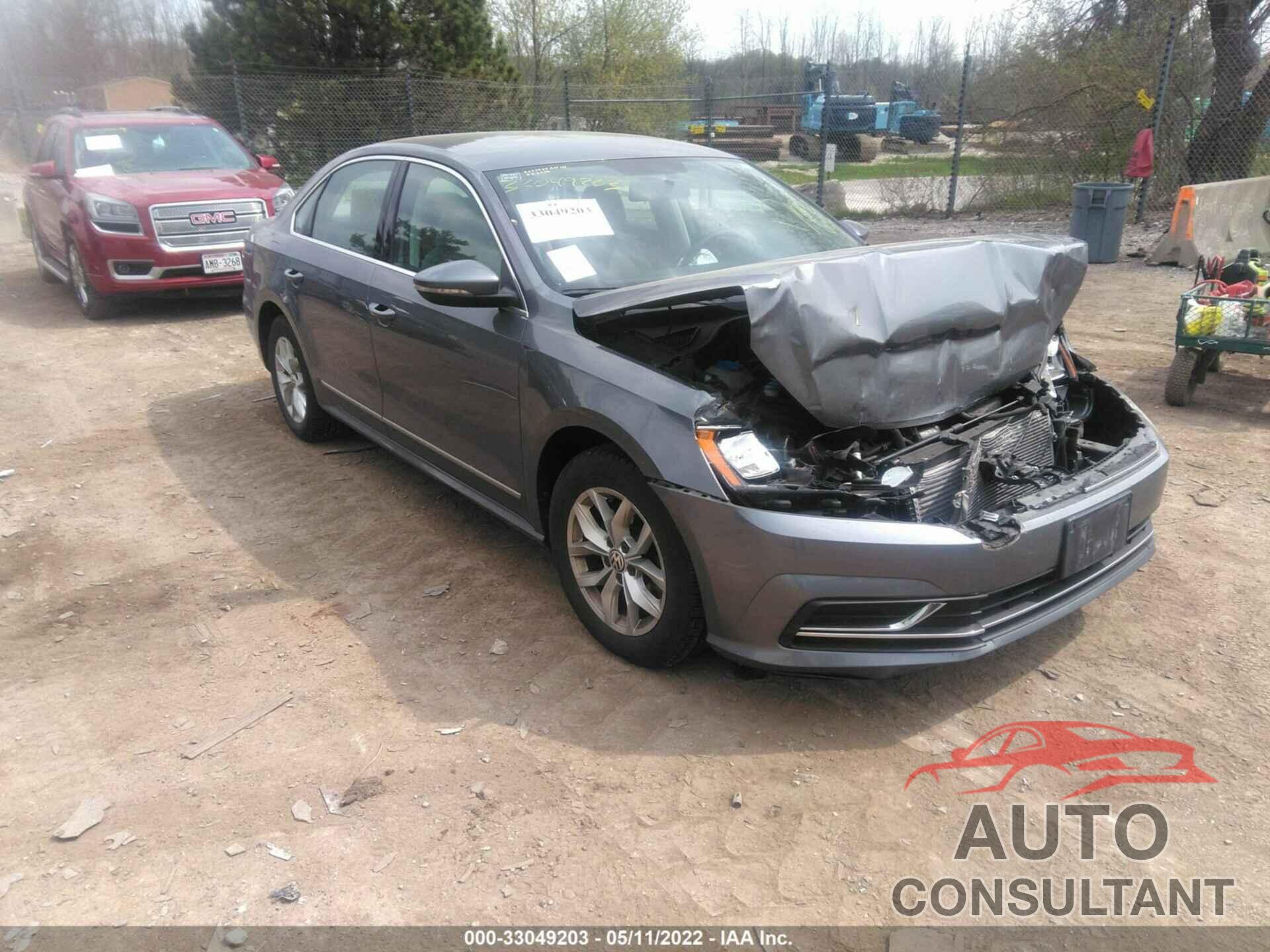 VOLKSWAGEN PASSAT 2017 - 1VWAT7A35HC076172