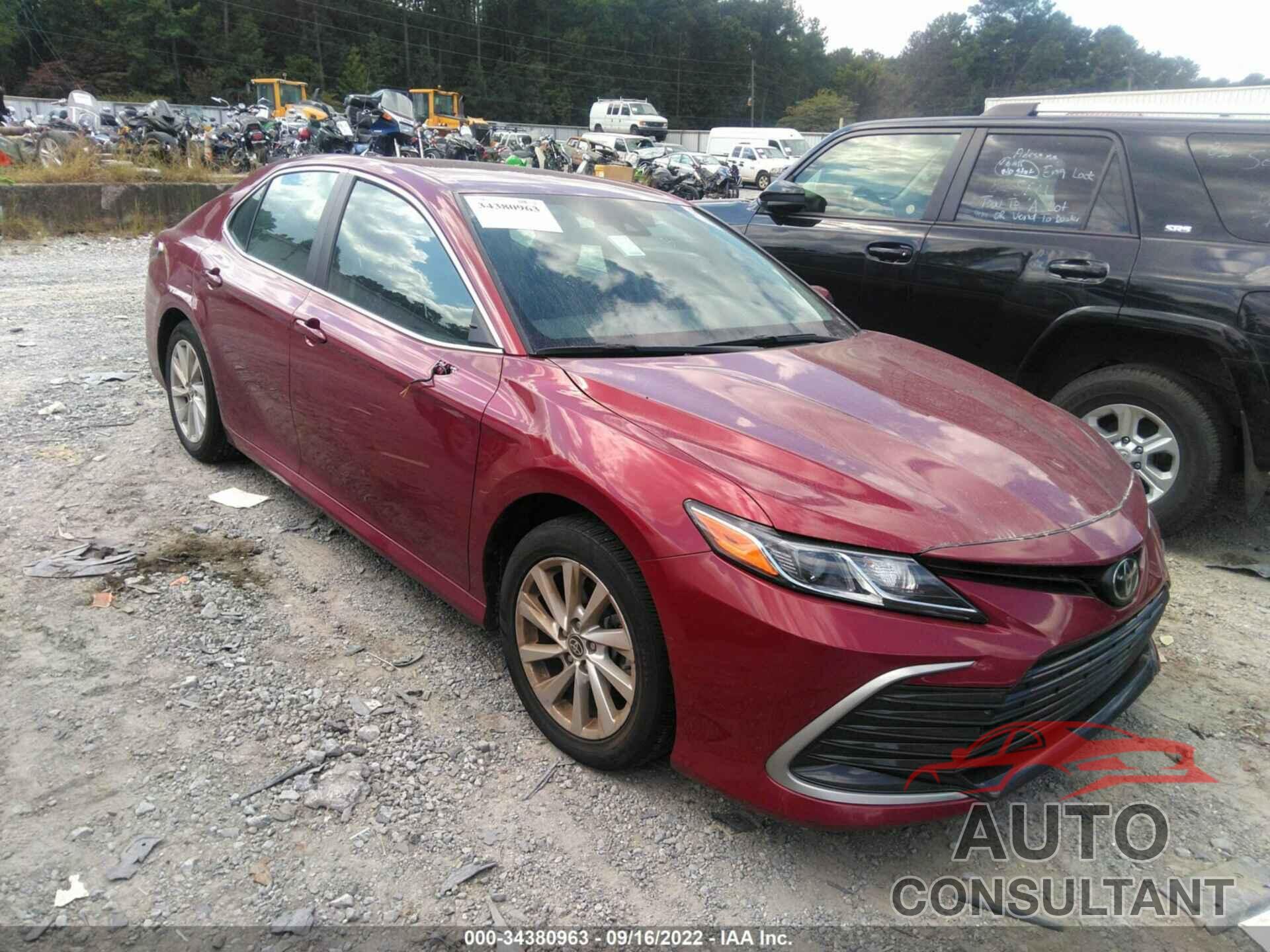 TOYOTA CAMRY 2021 - 4T1C11AK4MU440605