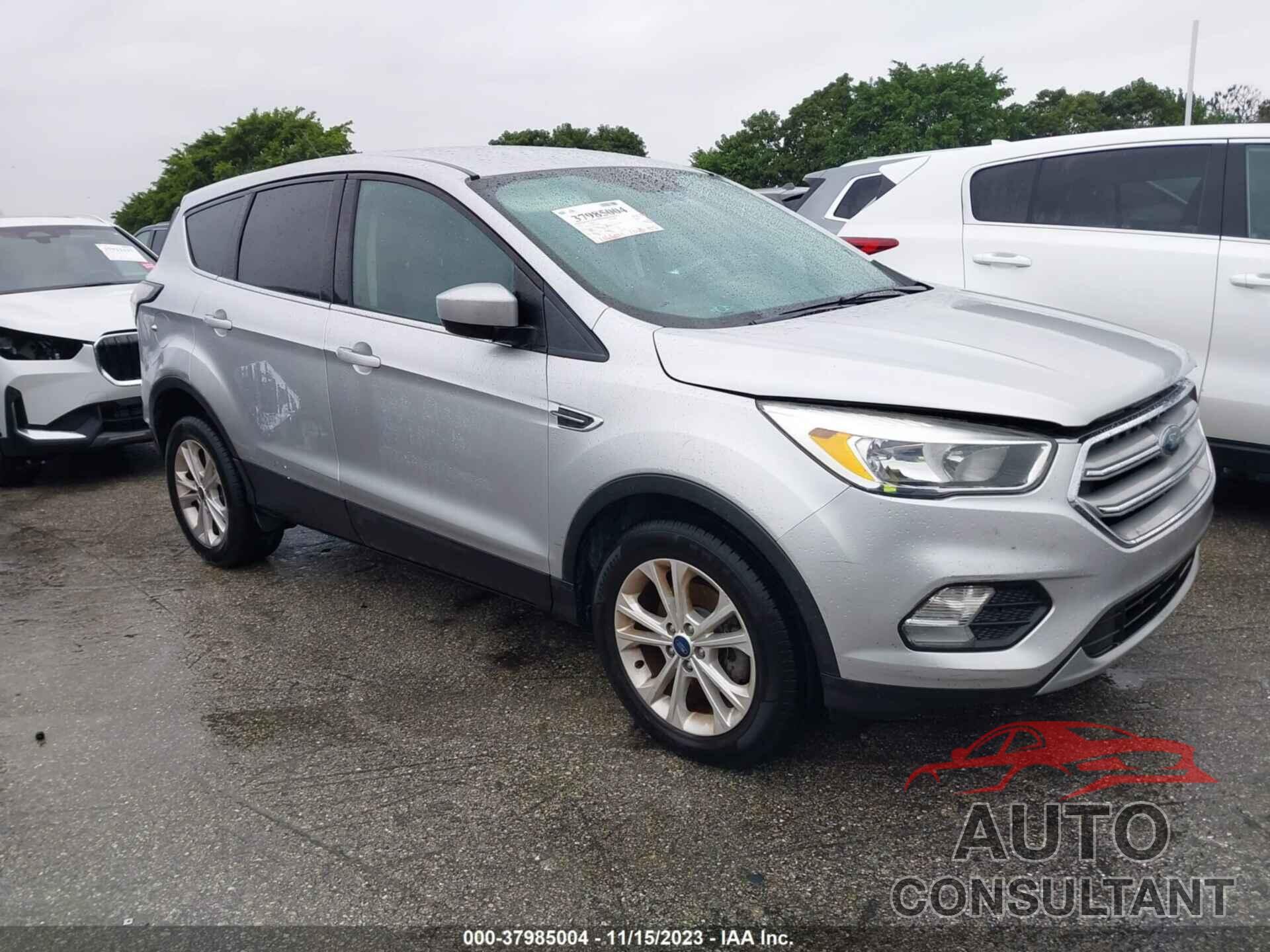 FORD ESCAPE 2017 - 1FMCU0GD9HUE85863