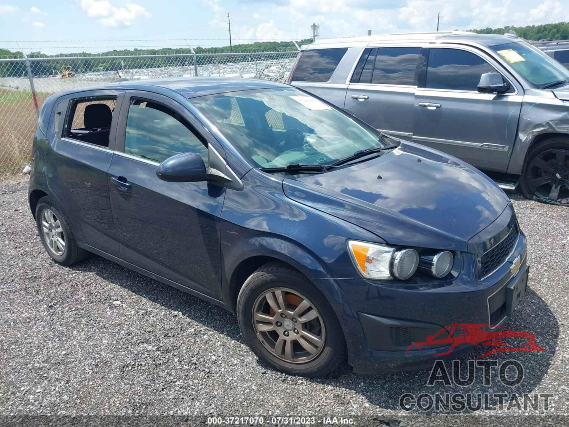 CHEVROLET SONIC 2016 - 1G1JC6SH2G4143769