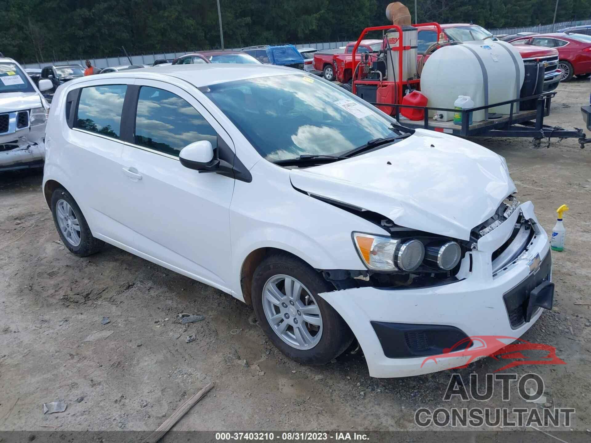 CHEVROLET SONIC 2015 - 1G1JC6SH4F4194639