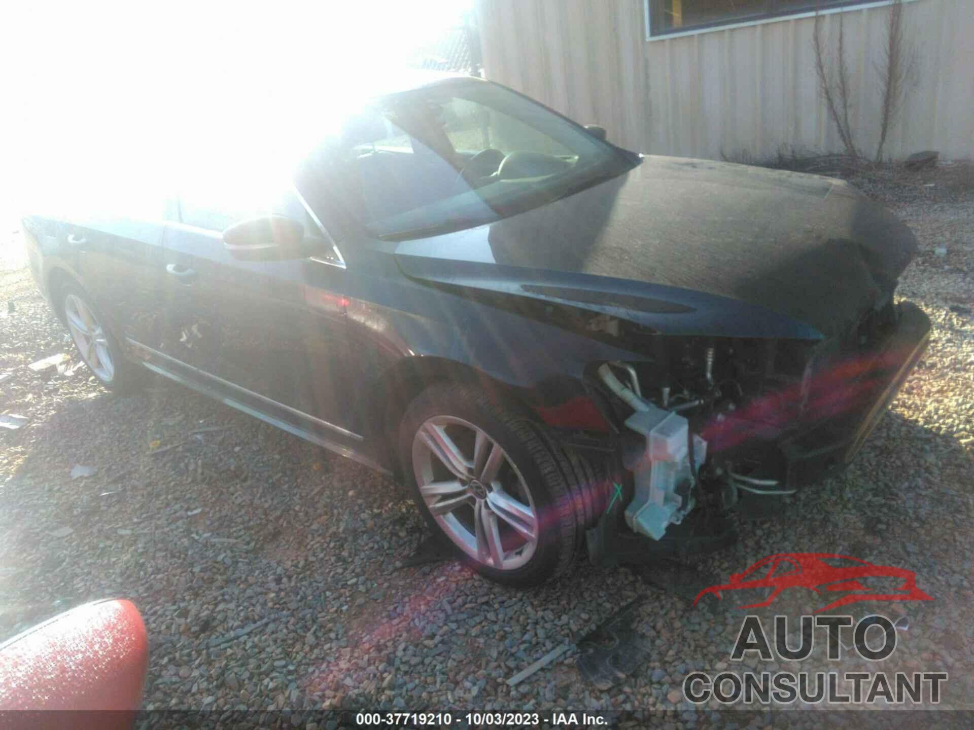 VOLKSWAGEN PASSAT 2015 - 1VWBV7A3XFC019655
