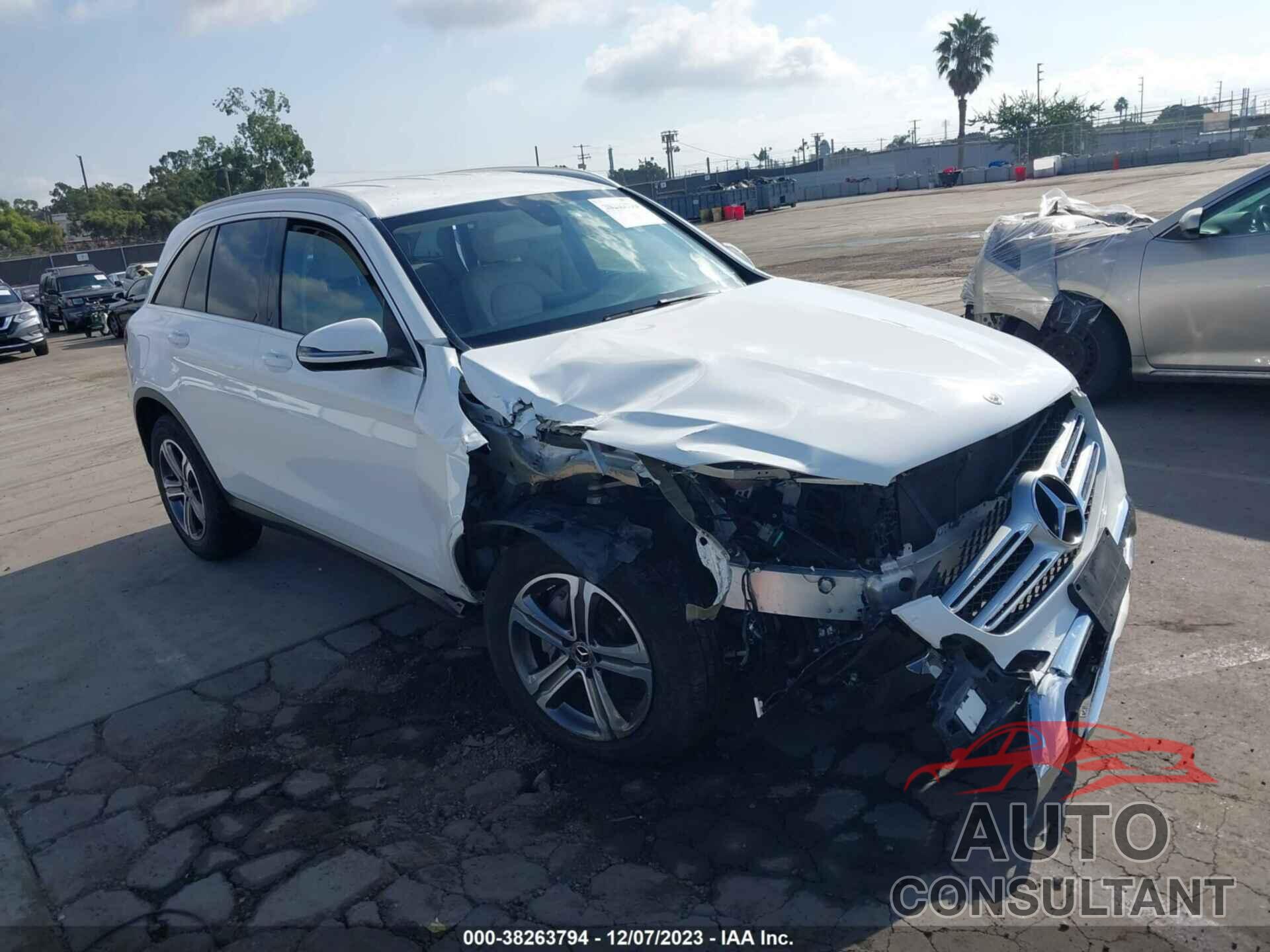 MERCEDES-BENZ GLC 2019 - WDC0G4JBXKF590656