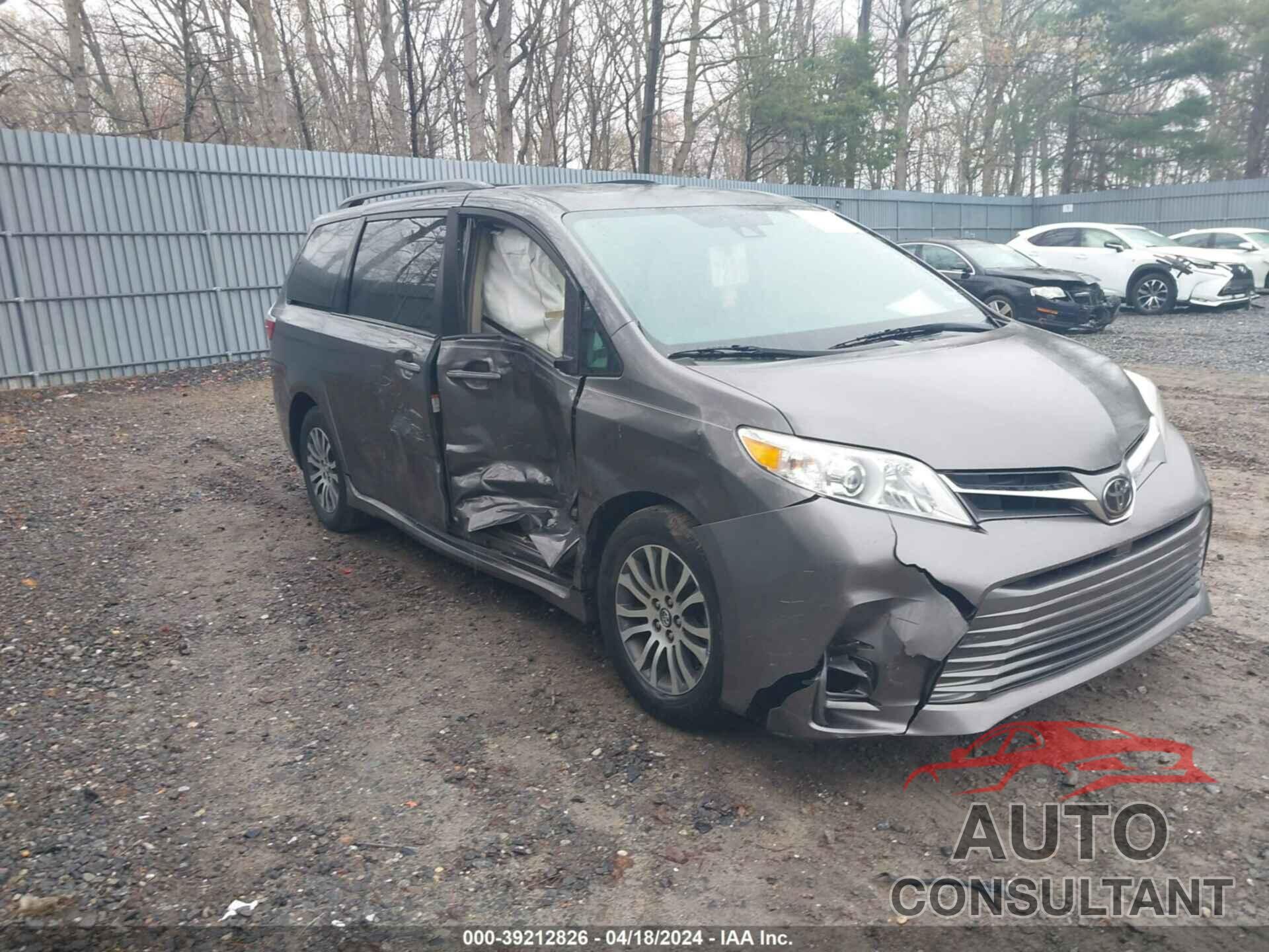 TOYOTA SIENNA 2018 - 5TDYZ3DC1JS933774