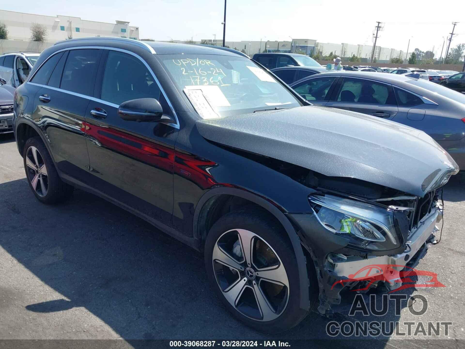 MERCEDES-BENZ GLC 2019 - WDC0G5EB3KF594631