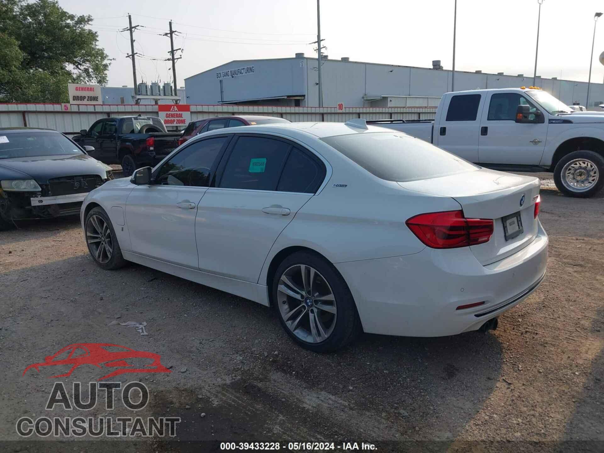 BMW 330E 2018 - WBA8E1C59JA167659