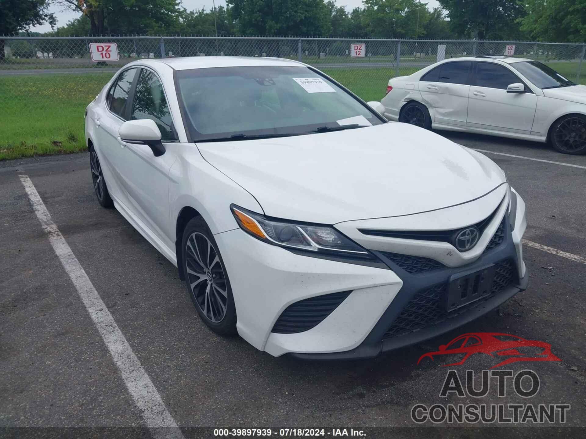 TOYOTA CAMRY 2018 - 4T1B11HK7JU614227