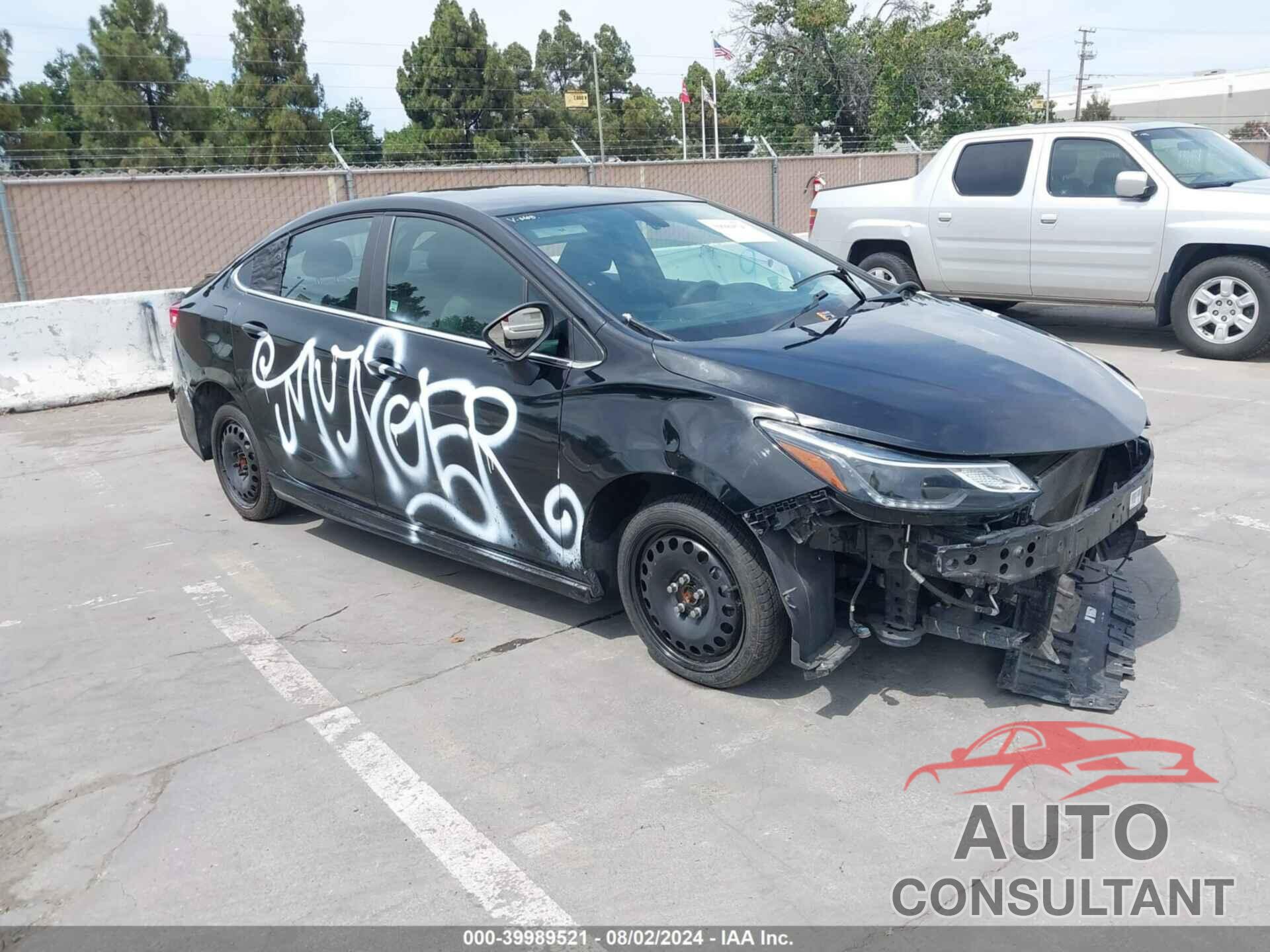 CHEVROLET CRUZE 2018 - 1G1BE5SM1J7185023