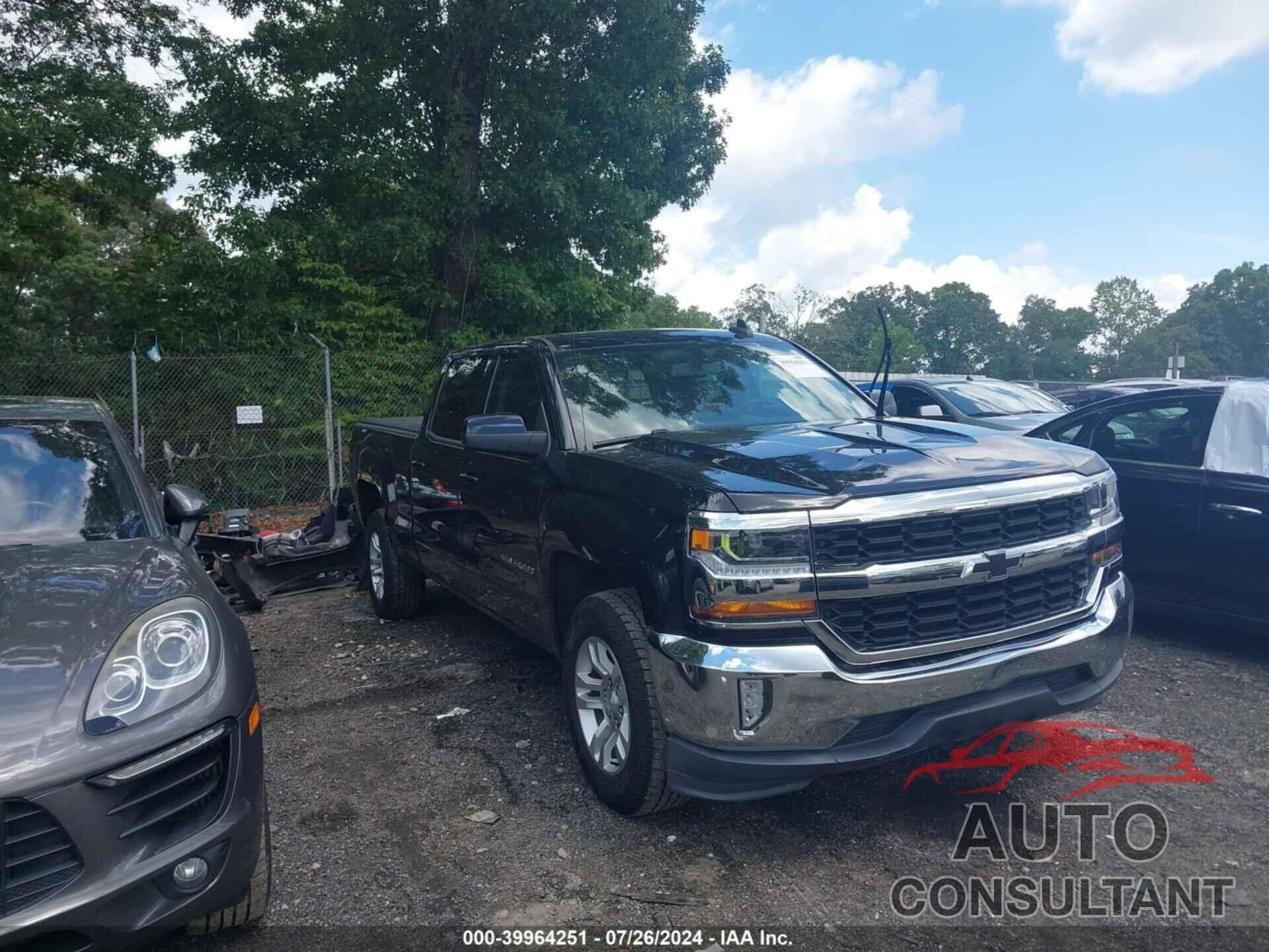 CHEVROLET SILVERADO 1500 2018 - 1GCPCREC7JF199057
