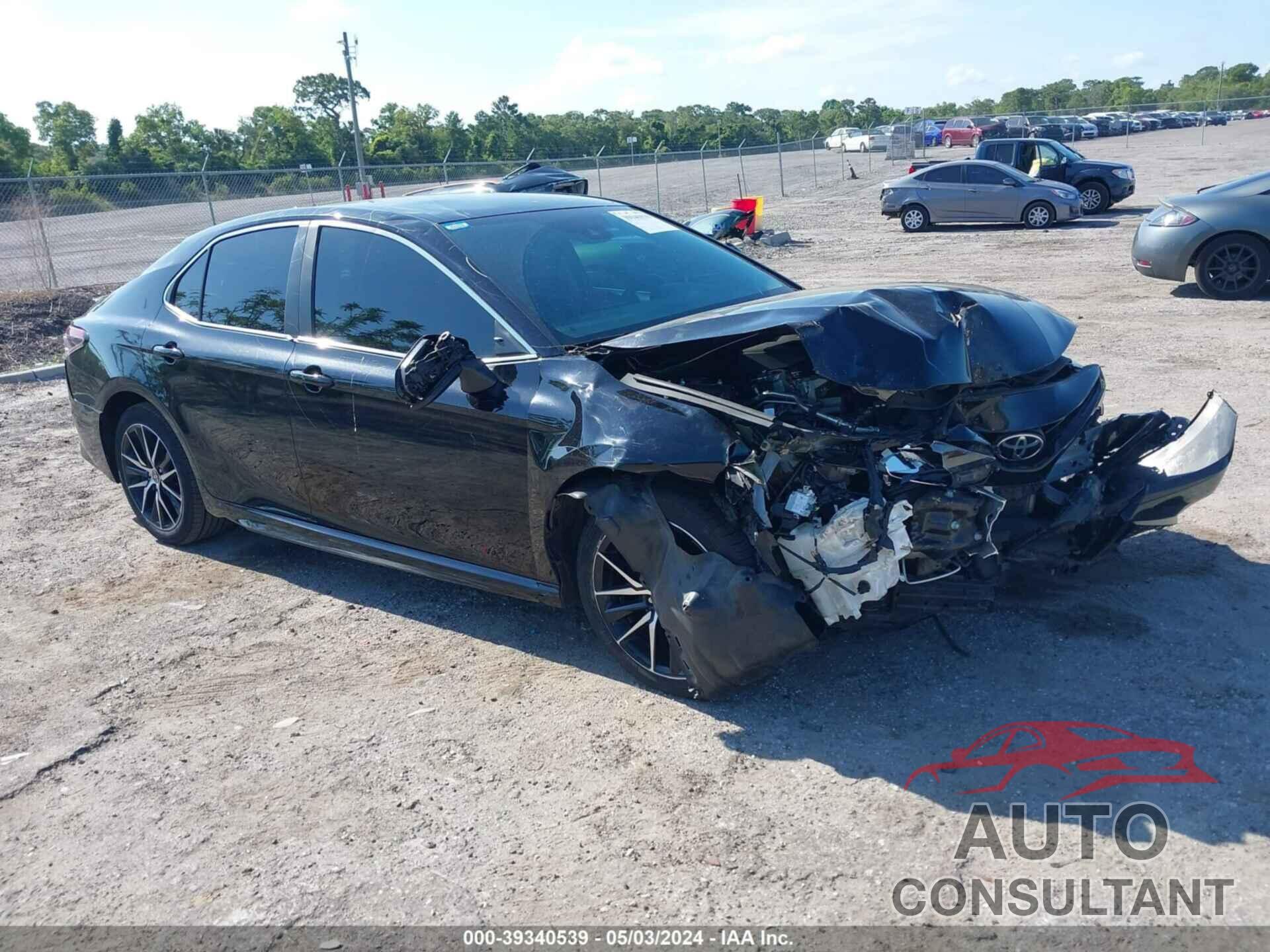 TOYOTA CAMRY 2021 - 4T1G11AKXMU402376