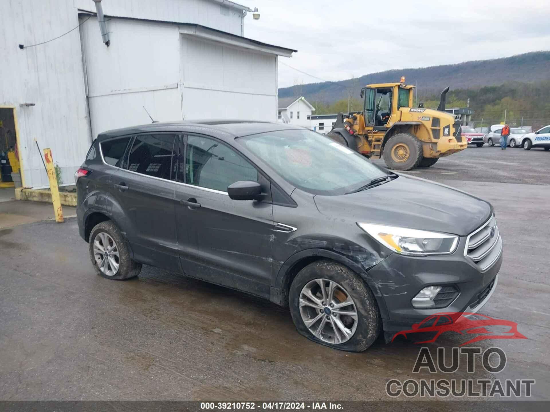 FORD ESCAPE 2017 - 1FMCU0GD4HUD18066