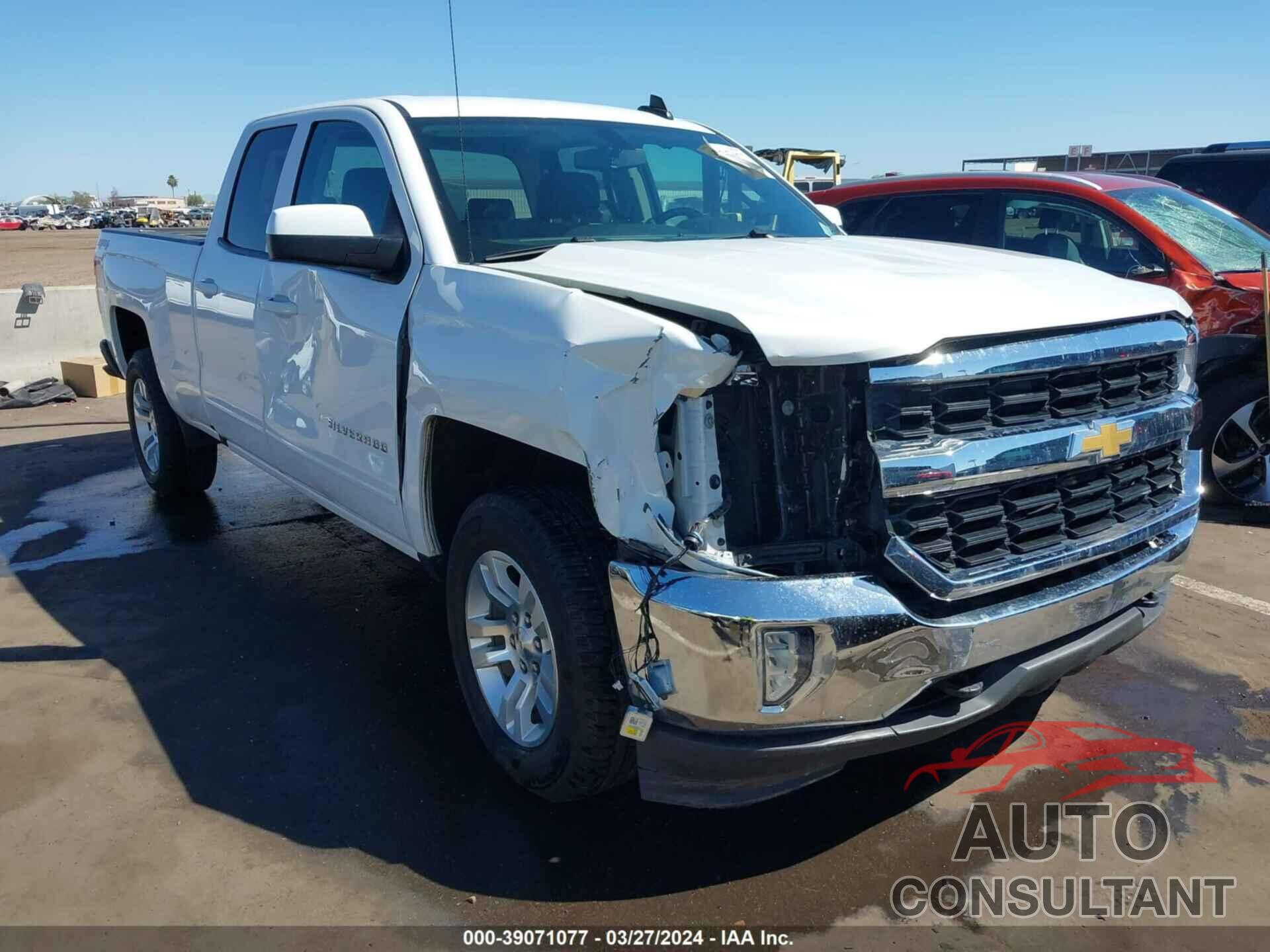CHEVROLET SILVERADO 1500 2018 - 1GCVKREC7JZ367417