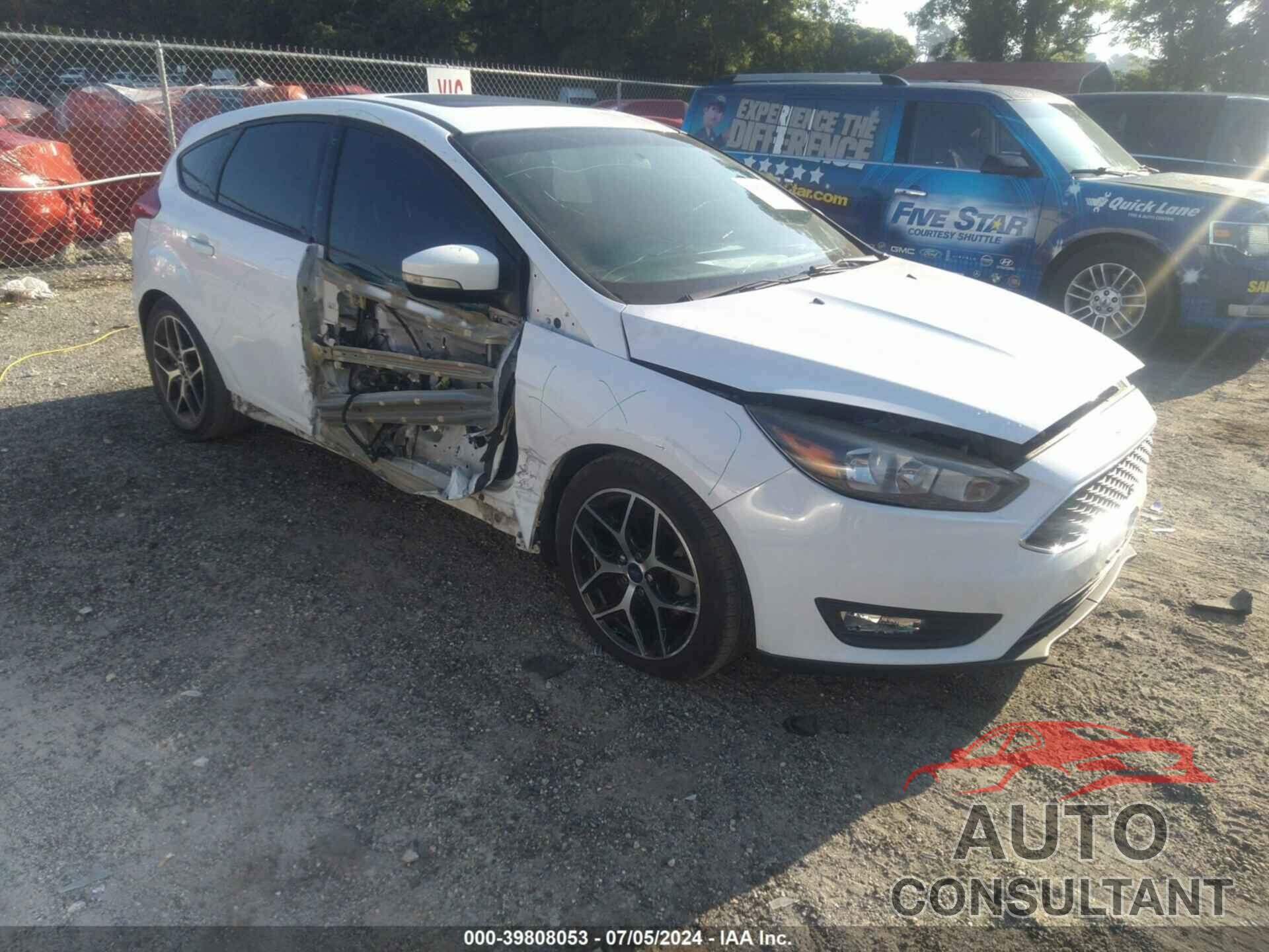 FORD FOCUS 2017 - 1FADP3M26HL331370