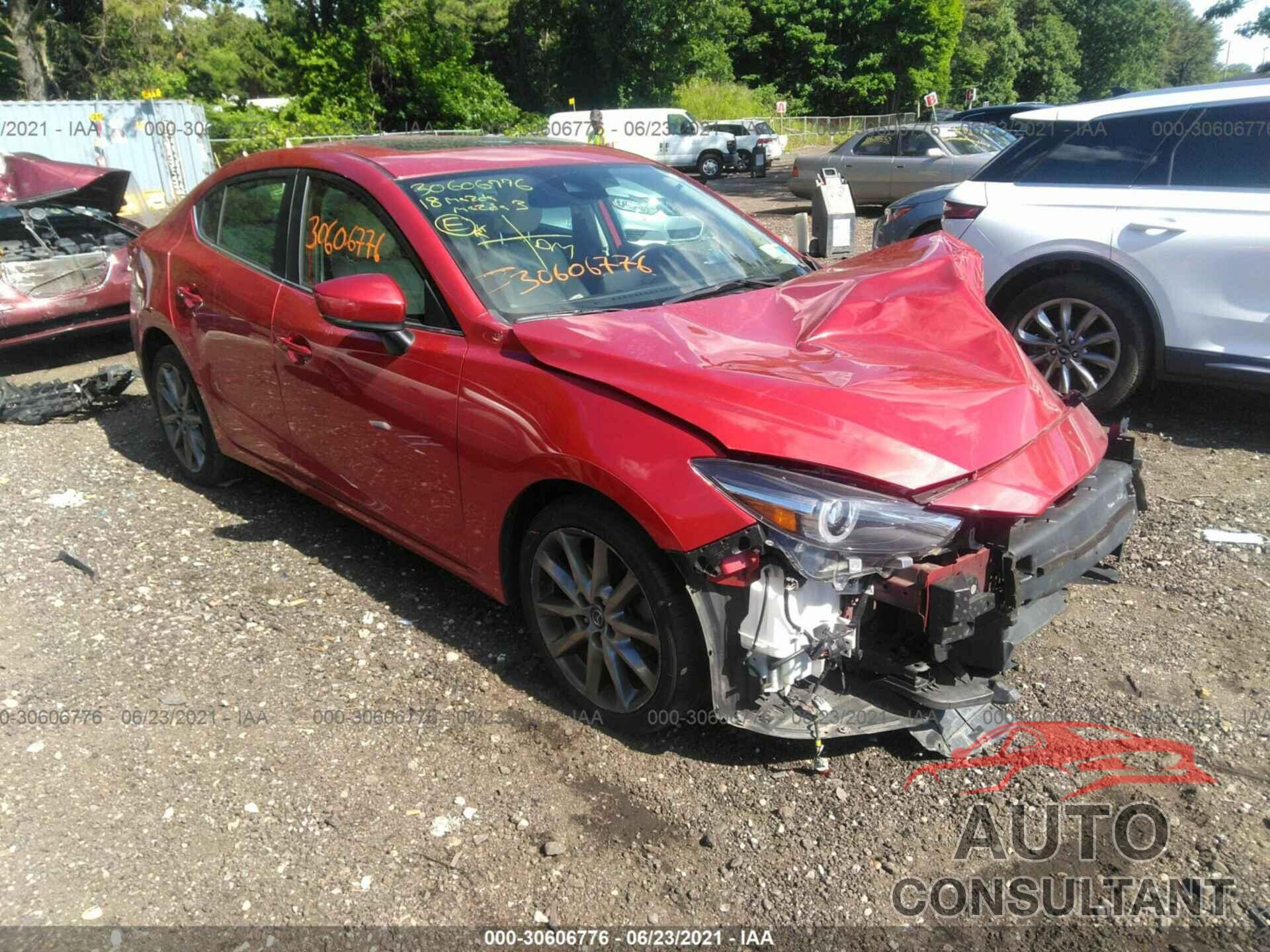 MAZDA MAZDA3 4-DOOR 2018 - 3MZBN1W3XJM250181