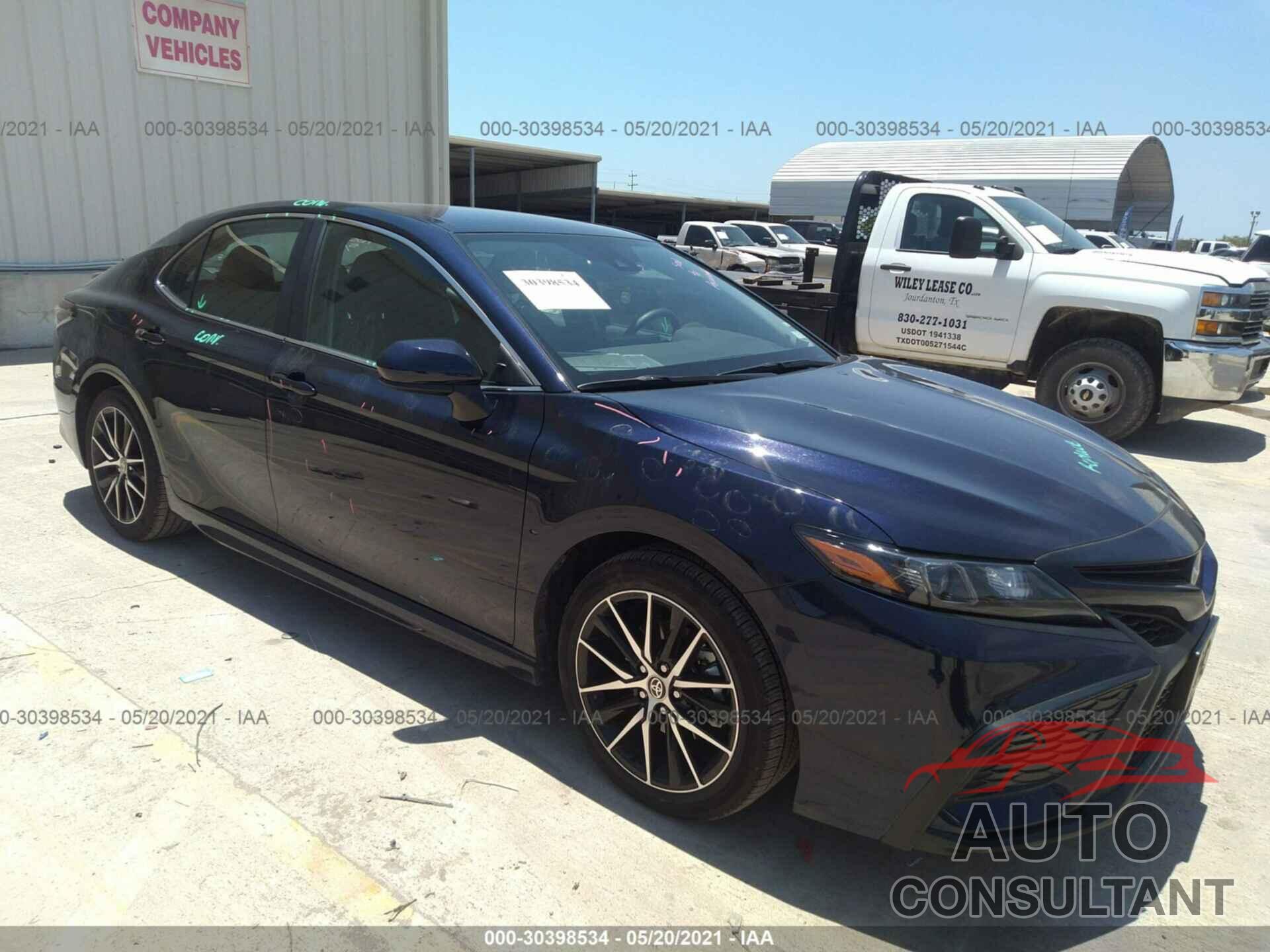 TOYOTA CAMRY 2021 - 4T1G11AK0MU540542