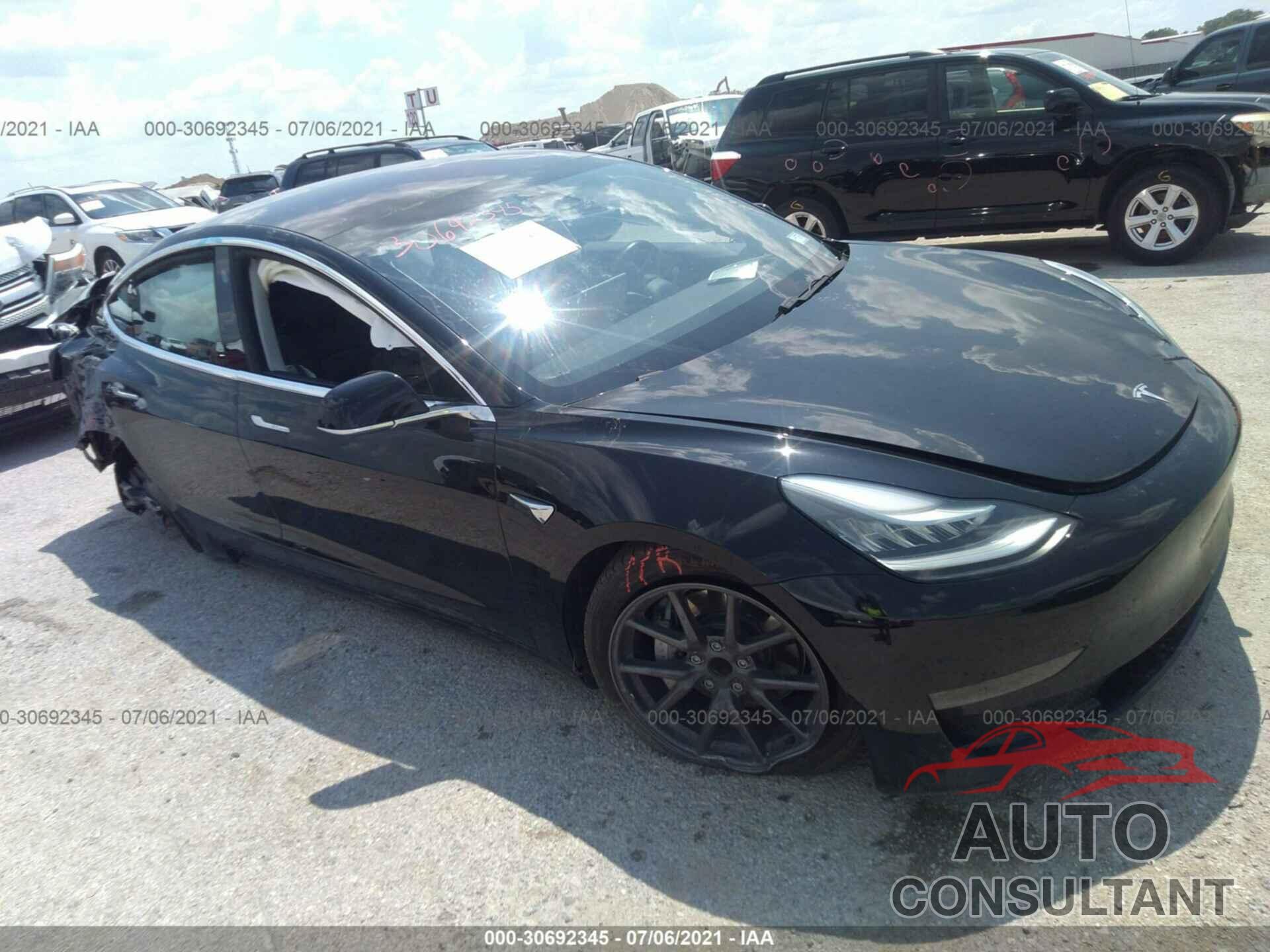 TESLA MODEL 3 2018 - 5YJ3E1EA5JF171559