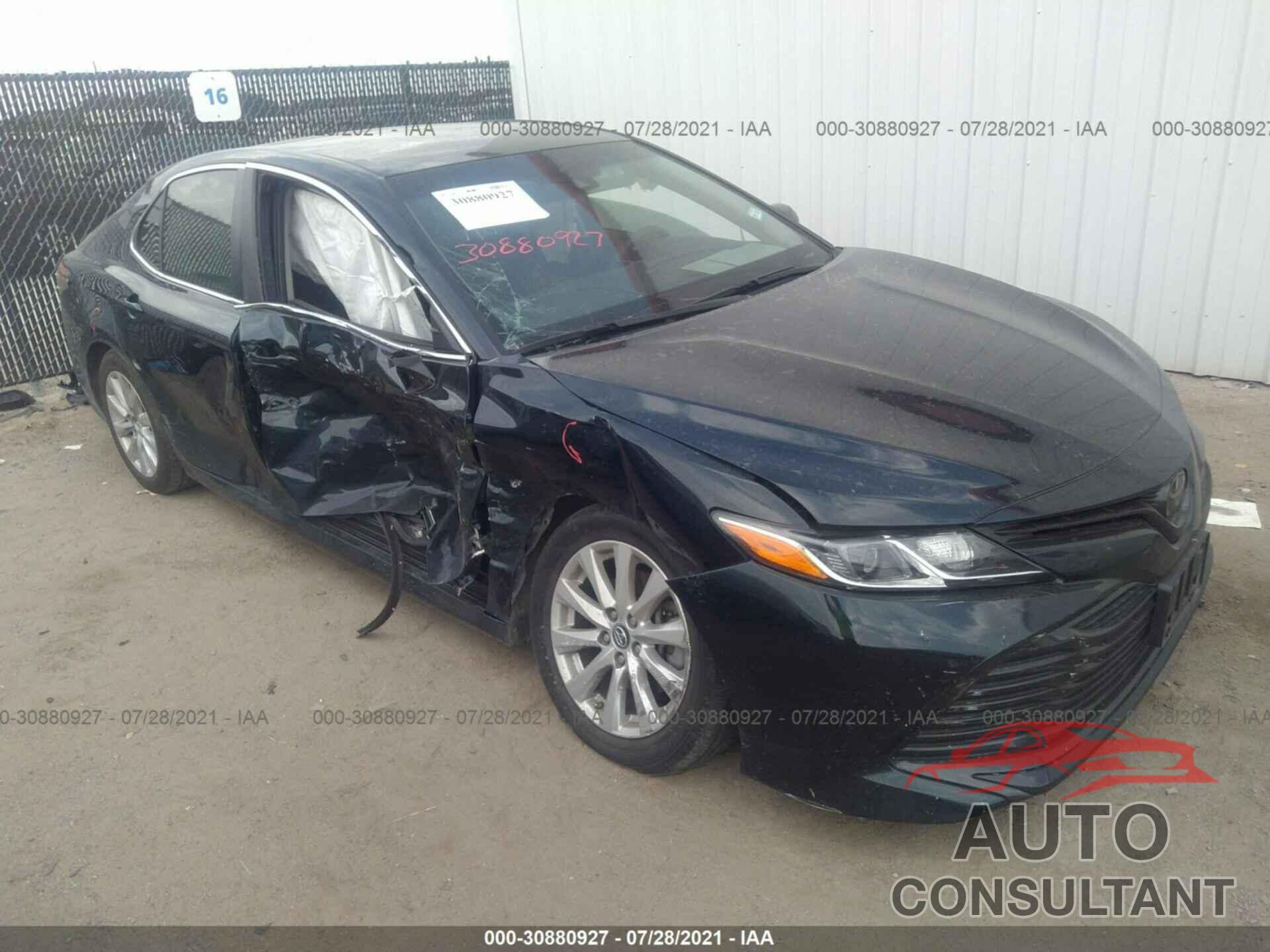 TOYOTA CAMRY 2018 - 4T1B11HK4JU534089