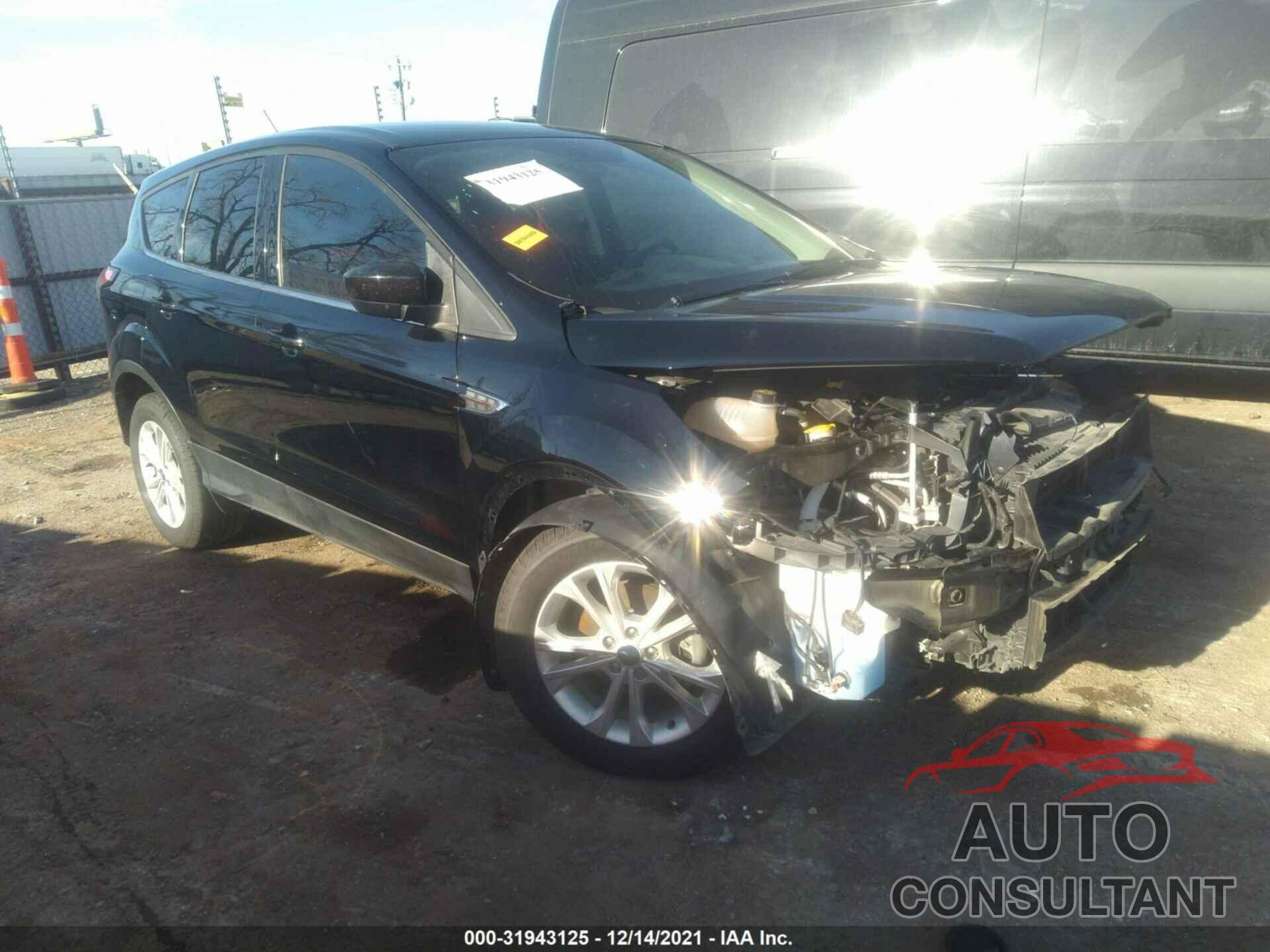 FORD ESCAPE 2017 - 1FMCU0GD1HUD10734
