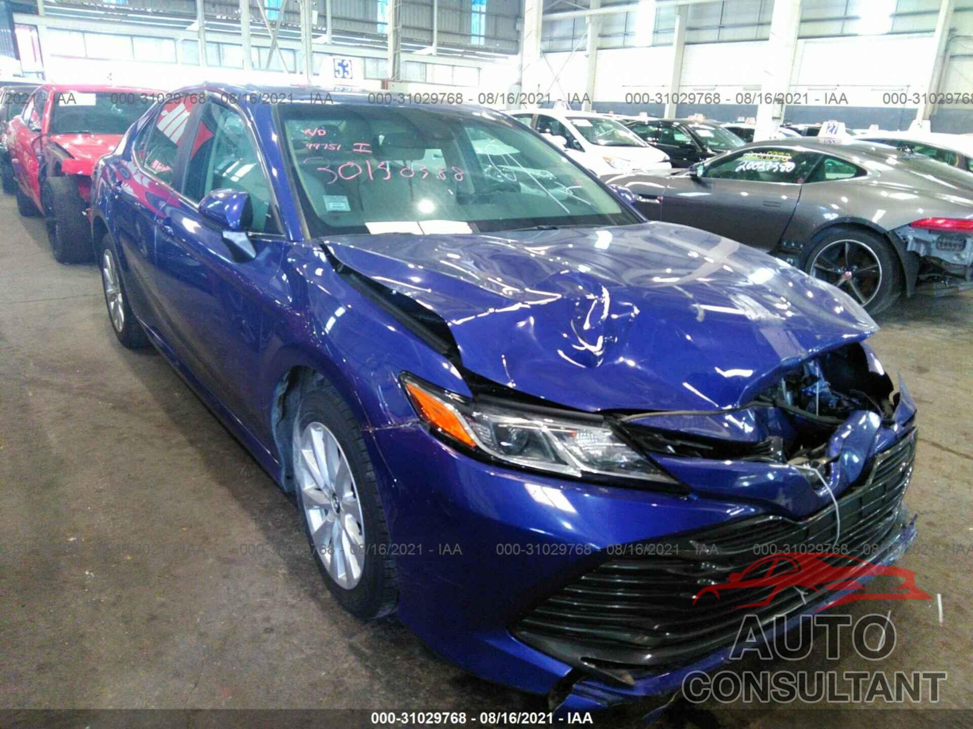 TOYOTA CAMRY 2018 - 000B11HK4JU503182