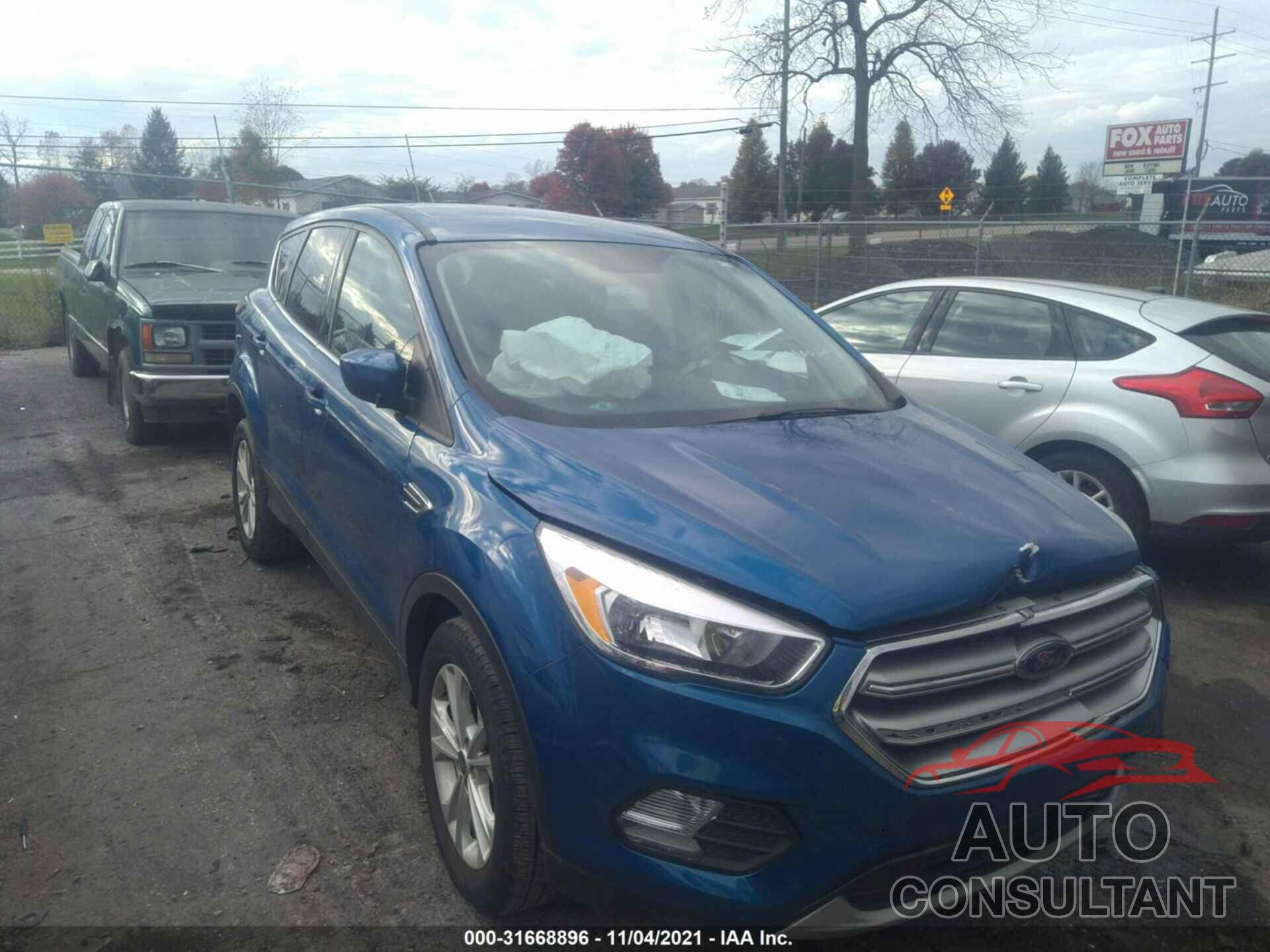 FORD ESCAPE 2017 - 1FMCU0GD9HUF05500