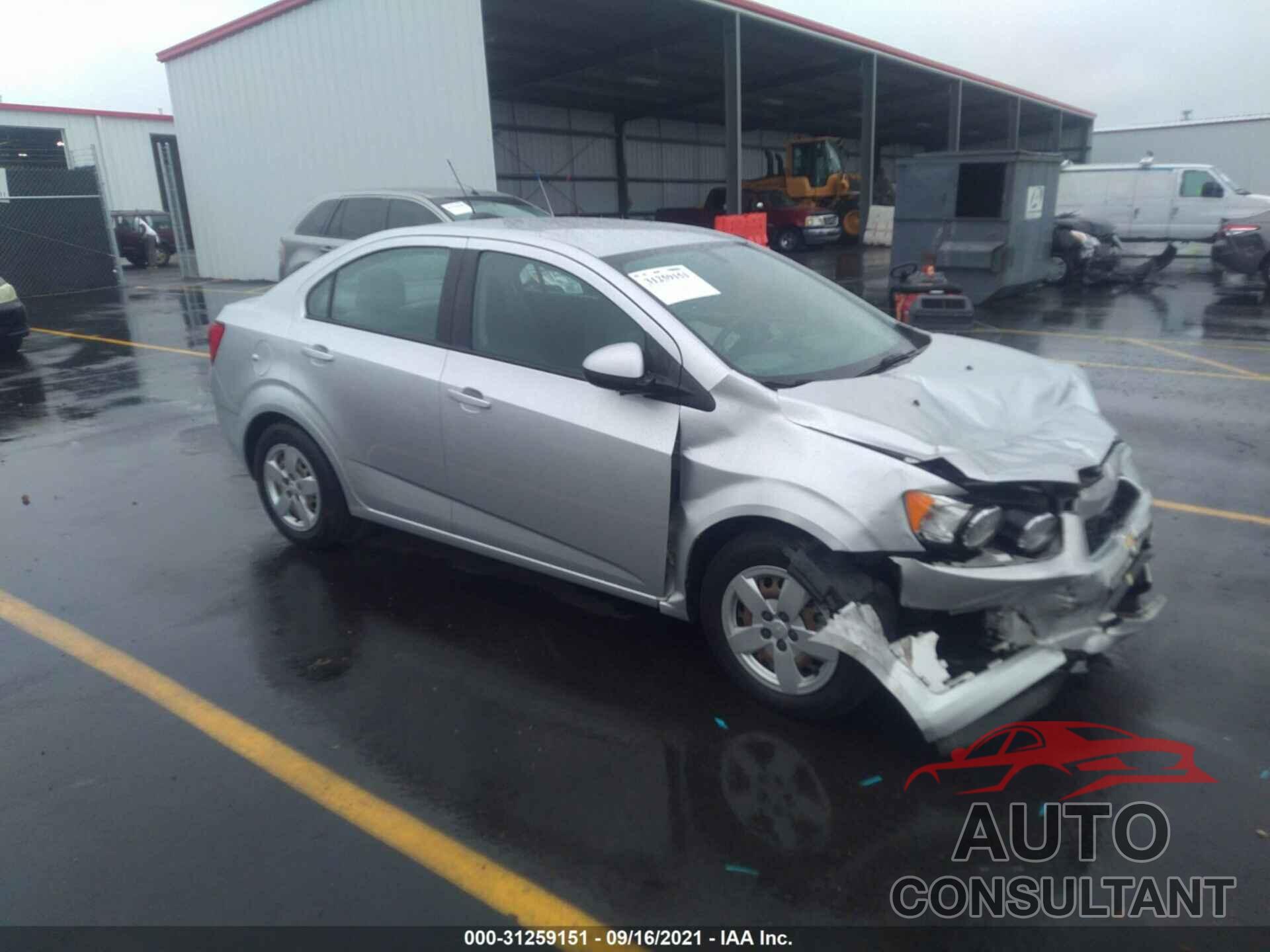 CHEVROLET SONIC 2016 - 1G1JA5SH8G4174251