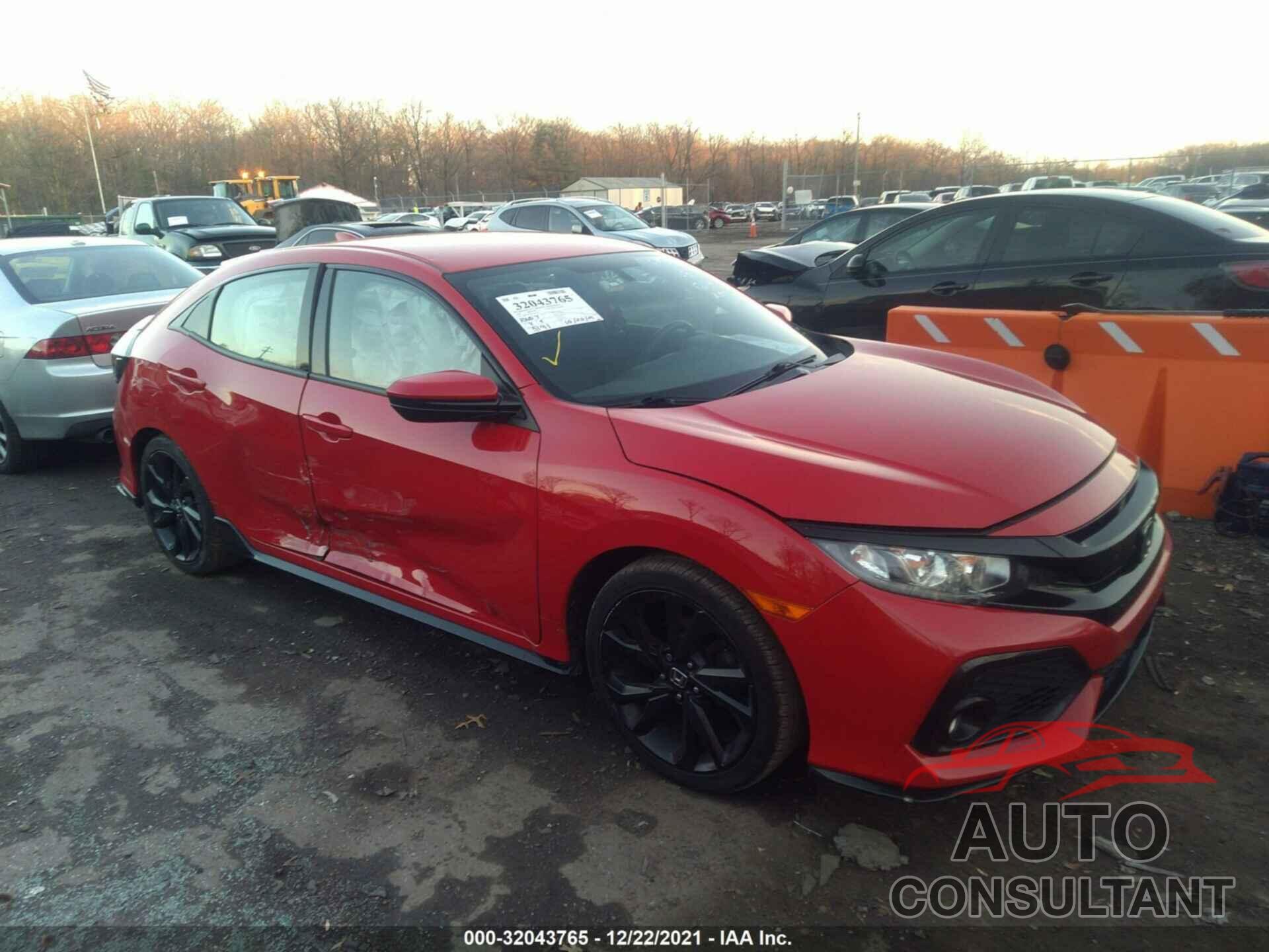 HONDA CIVIC HATCHBACK 2018 - SHHFK7G47JU215379