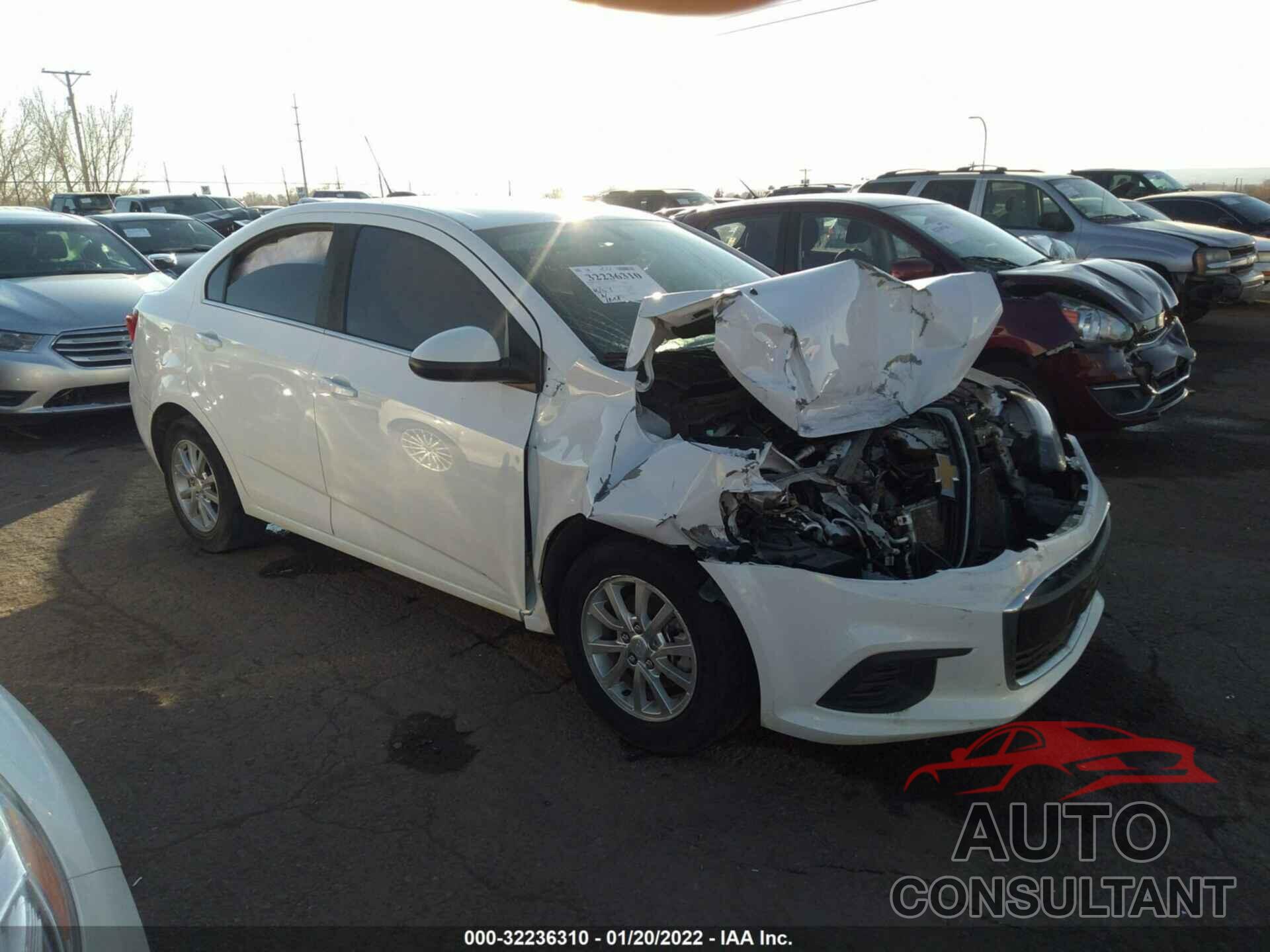 CHEVROLET SONIC 2018 - 1G1JD5SH2J4118627