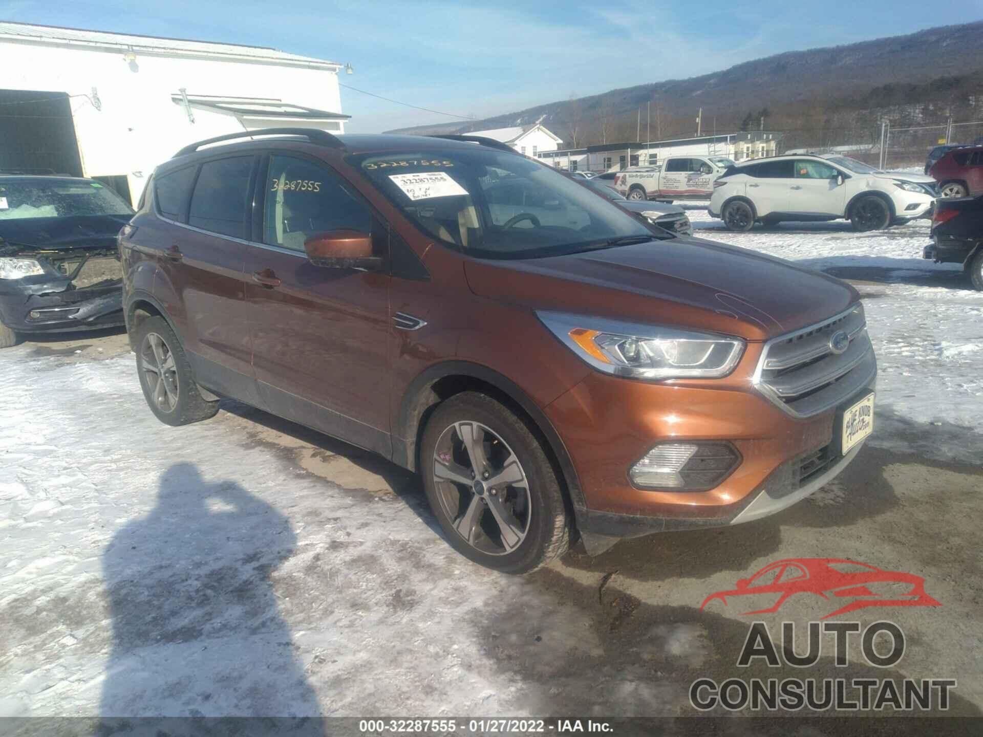 FORD ESCAPE 2017 - 1FMCU0GD8HUA57072