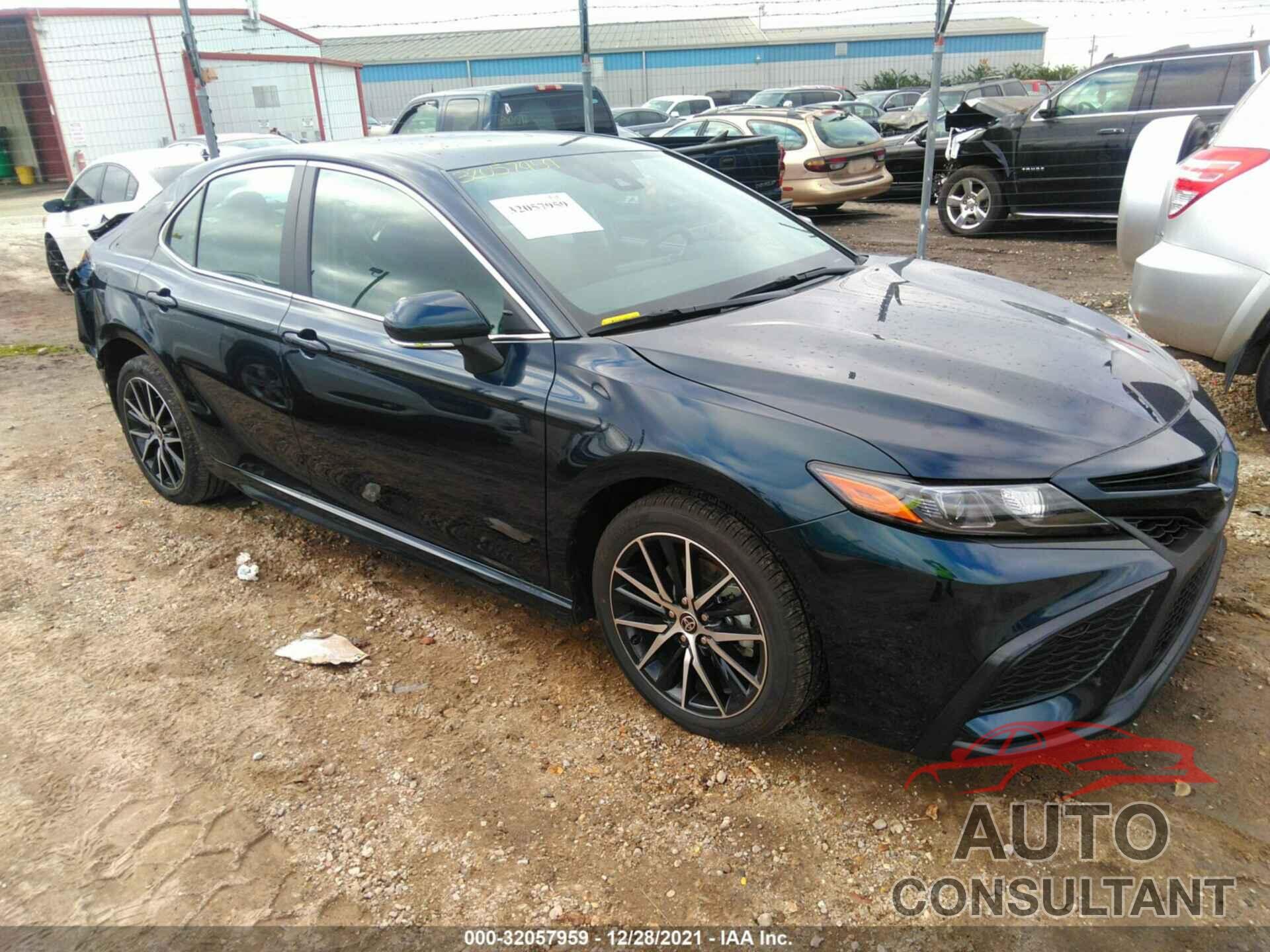 TOYOTA CAMRY 2021 - 4T1T11AK6MU594670