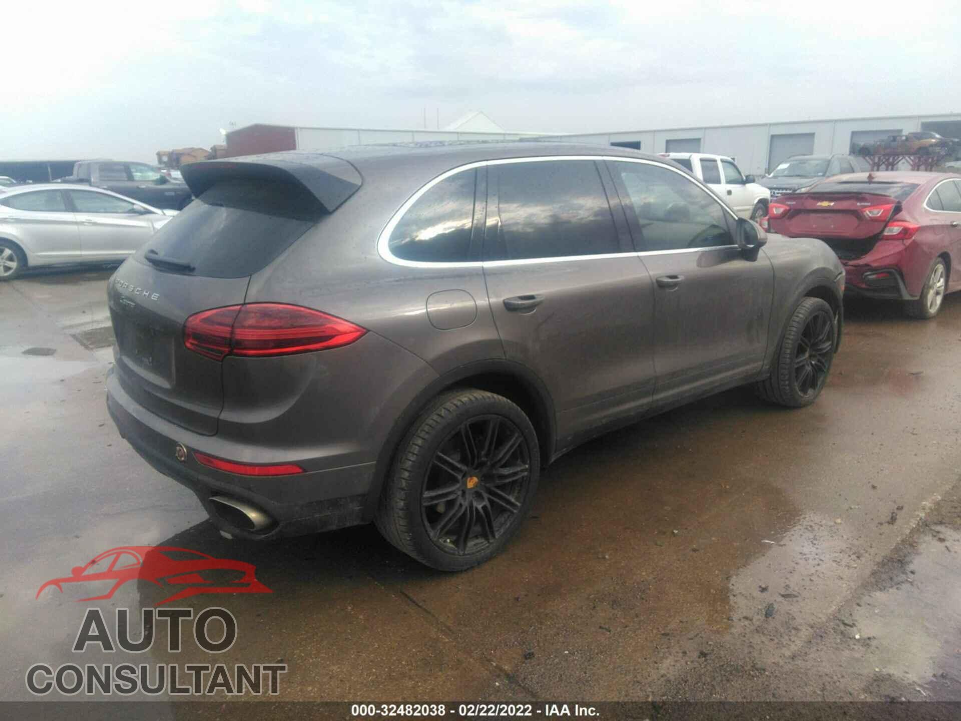 PORSCHE CAYENNE 2016 - WP1AA2A26GKA11885