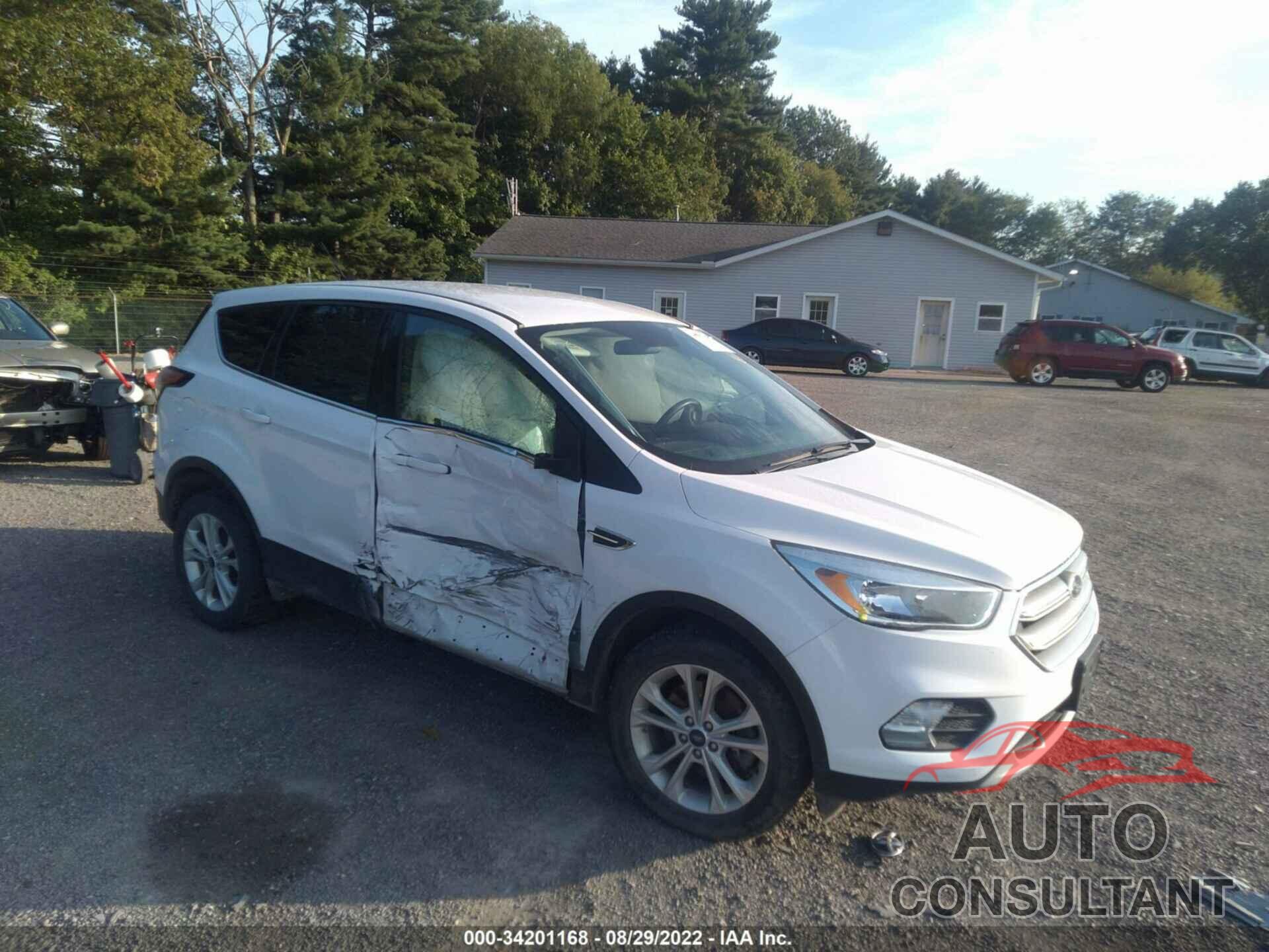 FORD ESCAPE 2017 - 1FMCU9G97HUB87537