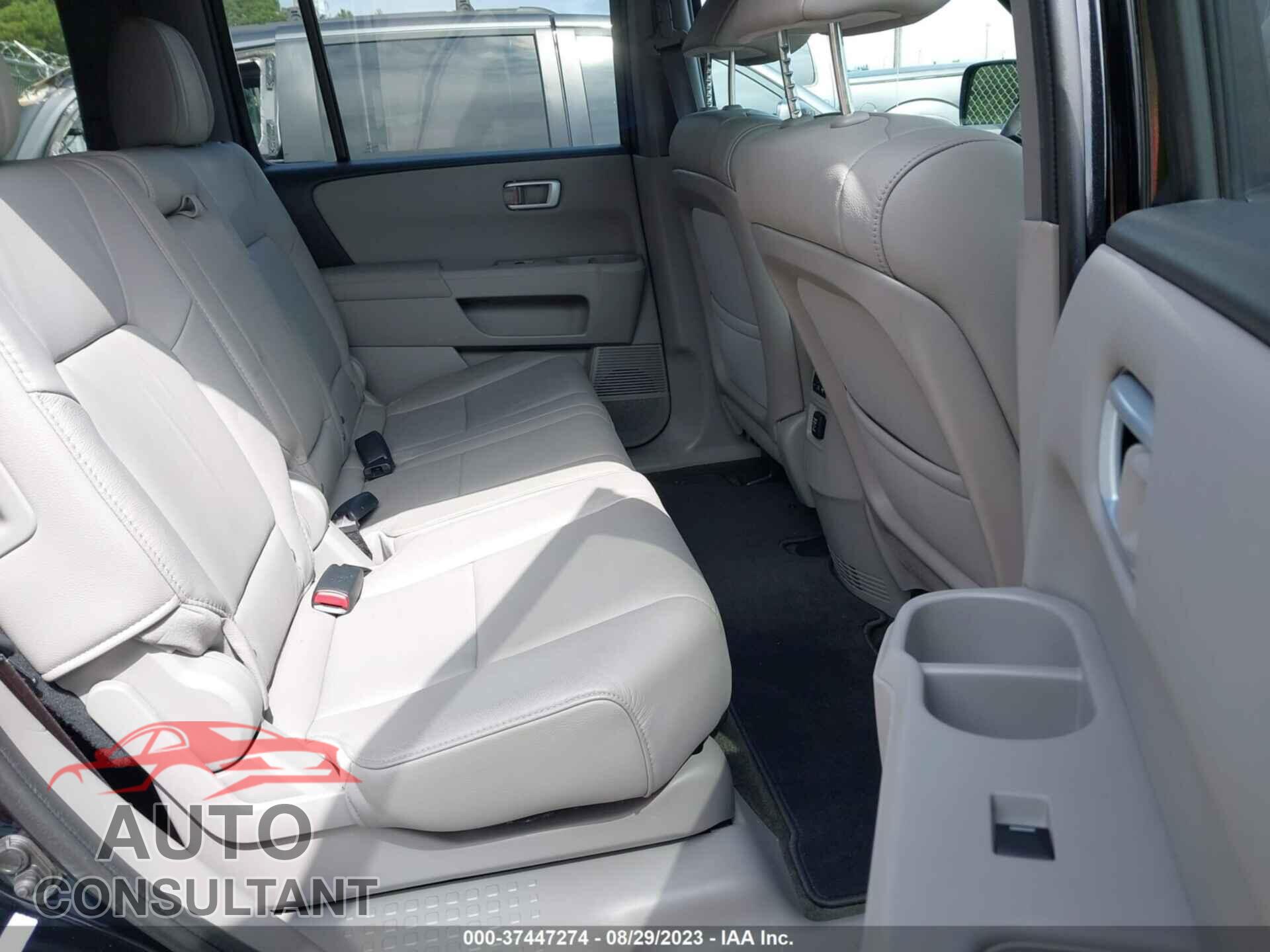HONDA PILOT 2015 - 5FNYF3H52FB021509