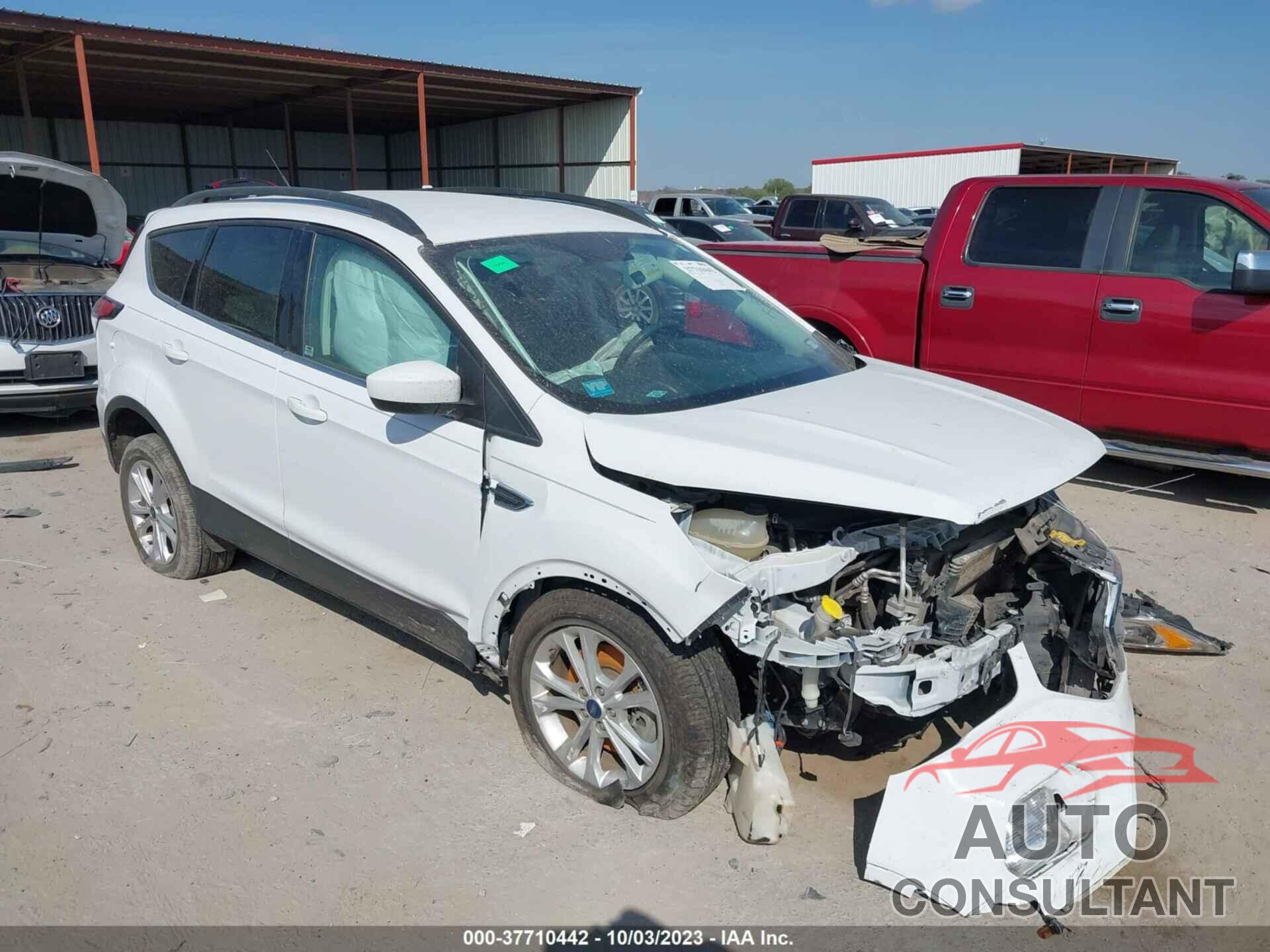 FORD ESCAPE 2018 - 1FMCU0G90JUC63617