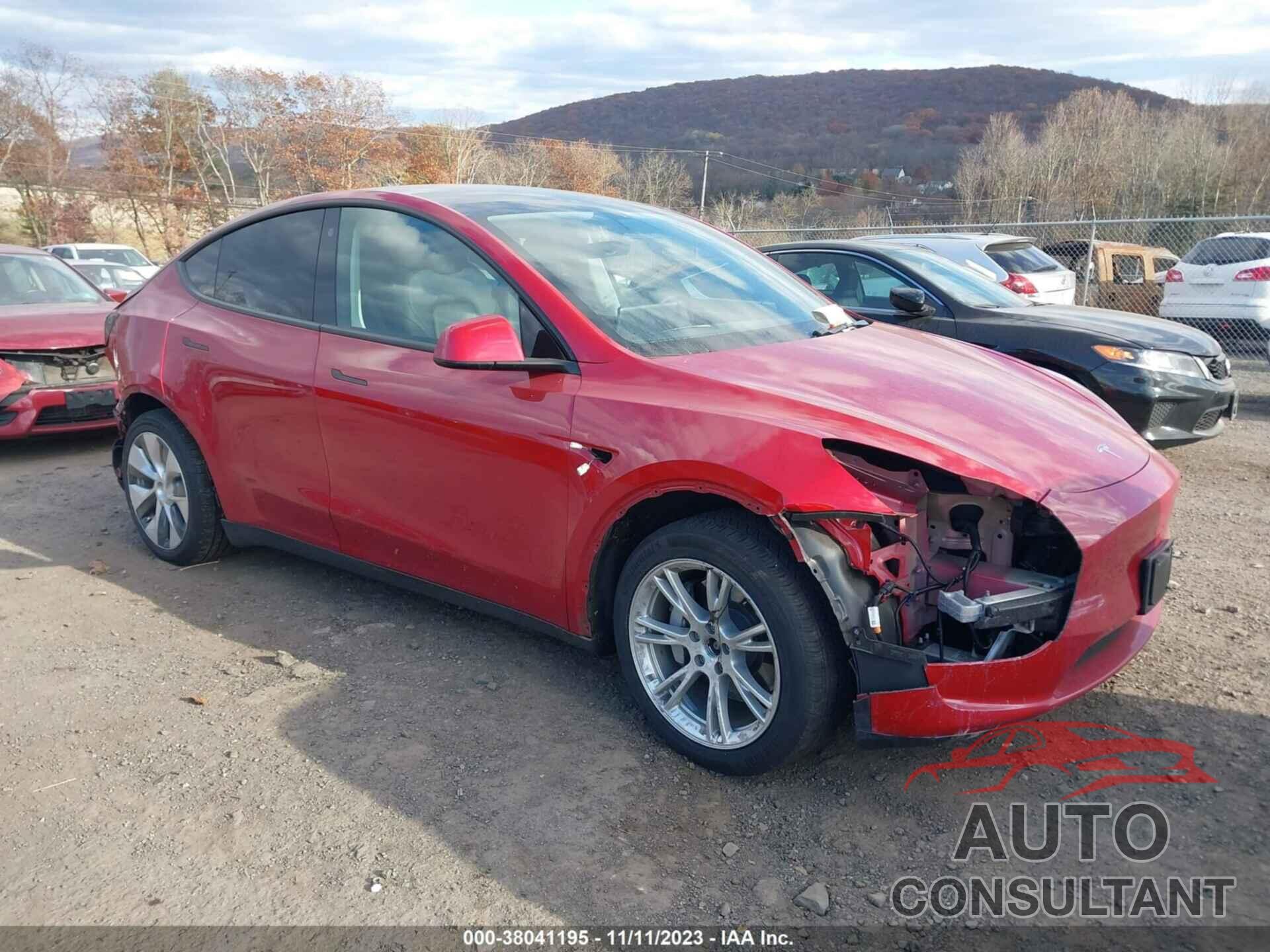 TESLA MODEL Y 2021 - 5YJYGDEEXMF070767