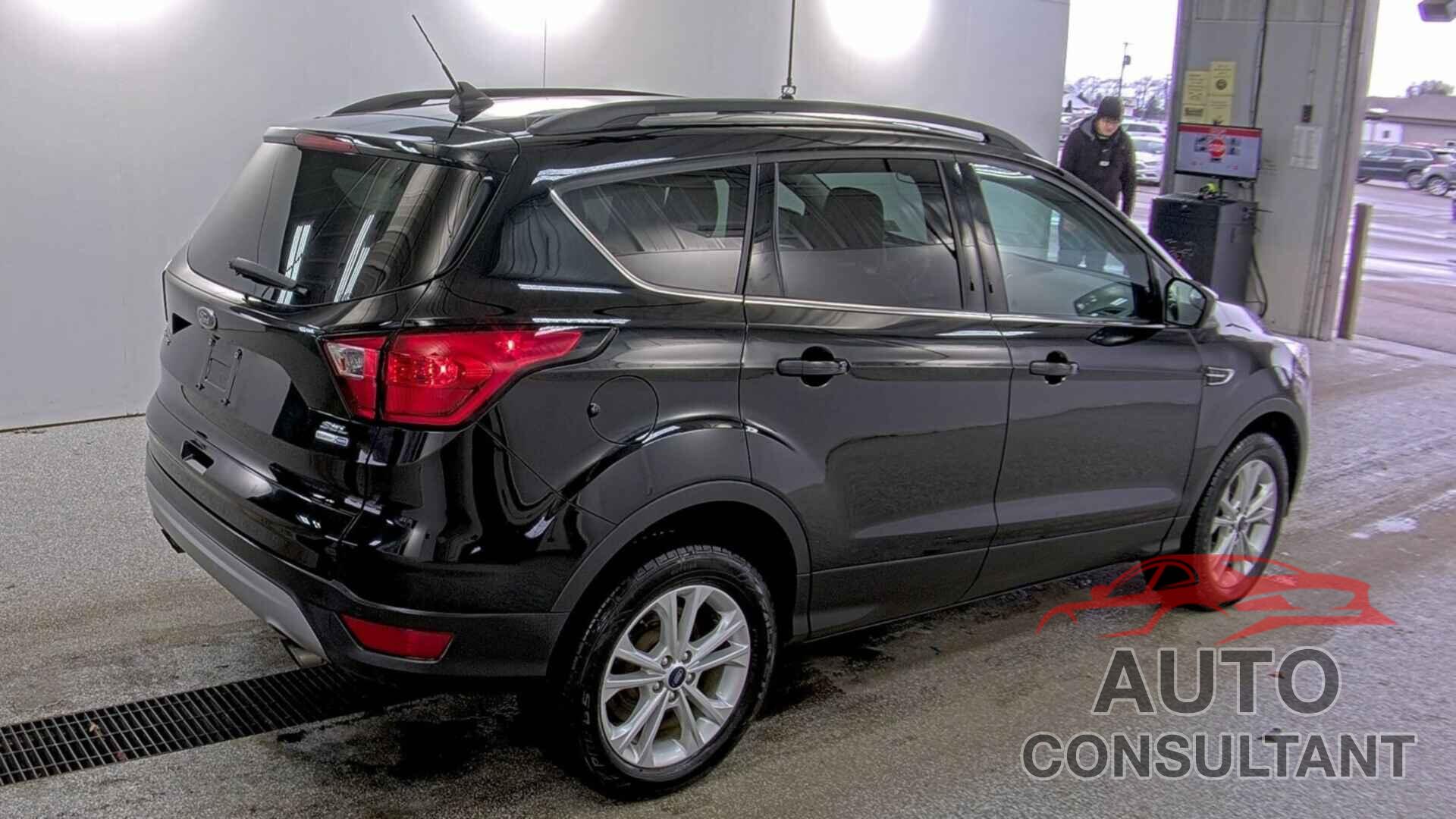 FORD ESCAPE 2019 - 1FMCU9HD0KUA65628