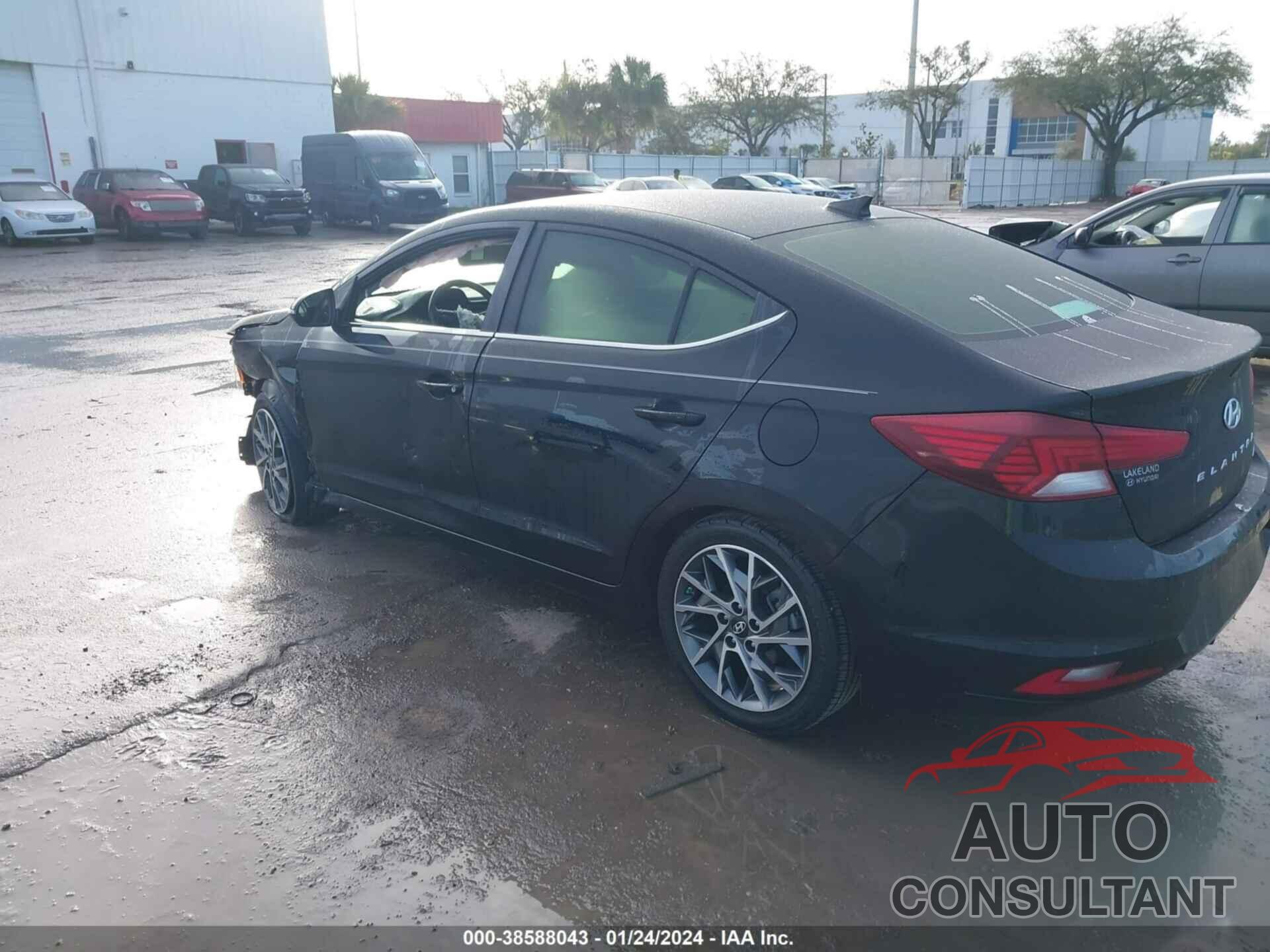 HYUNDAI ELANTRA 2019 - KMHD84LF8KU806841