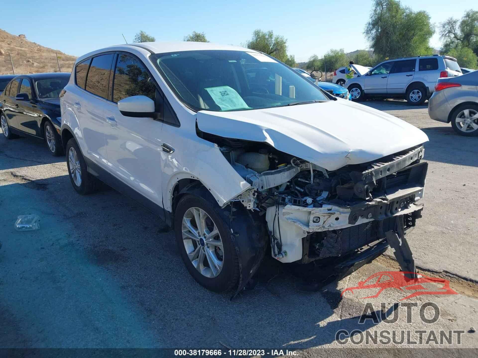 FORD ESCAPE 2017 - 1FMCU9GD1HUC67307