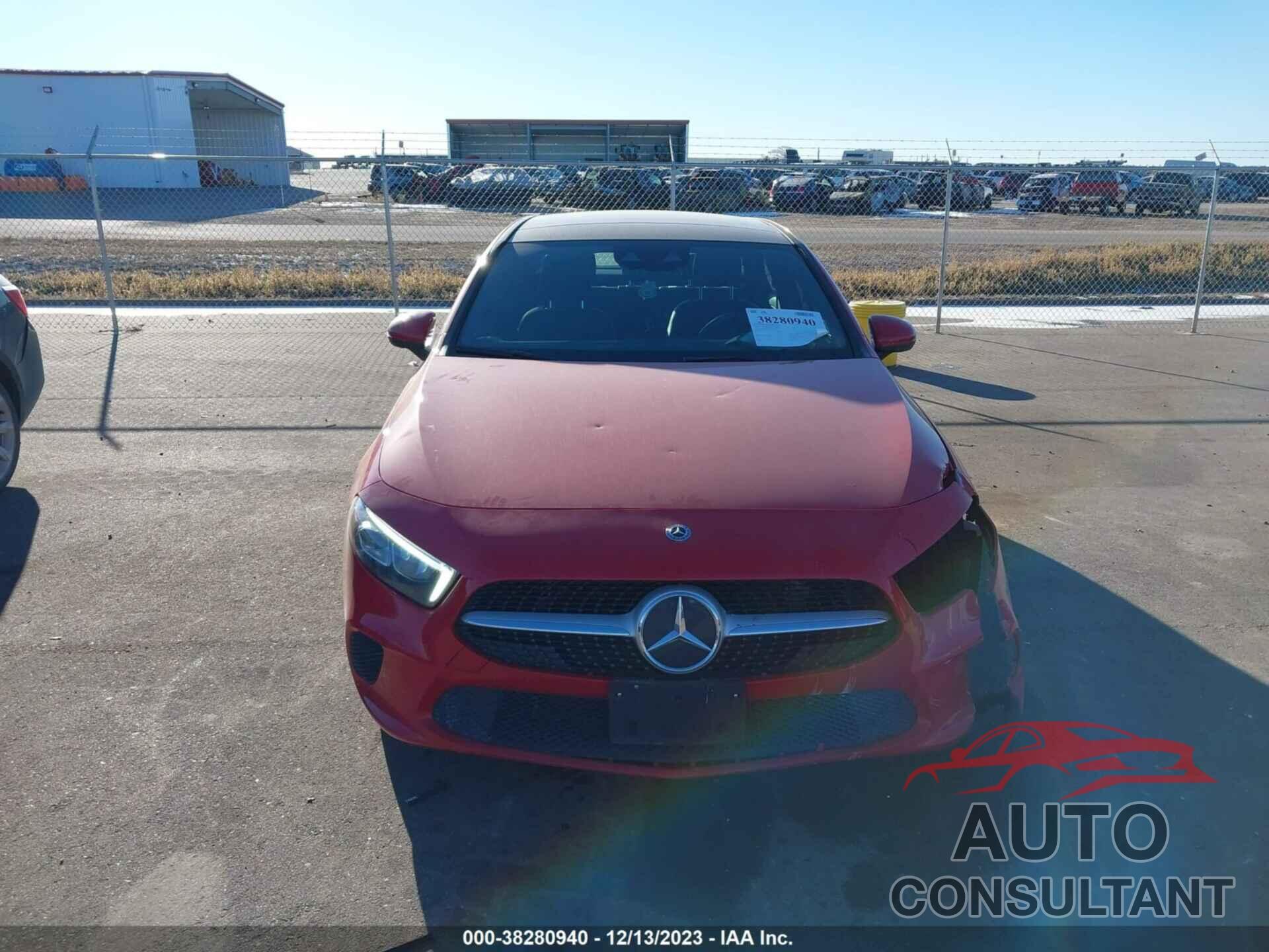 MERCEDES-BENZ A 2019 - WDD3G4FB7KW020275