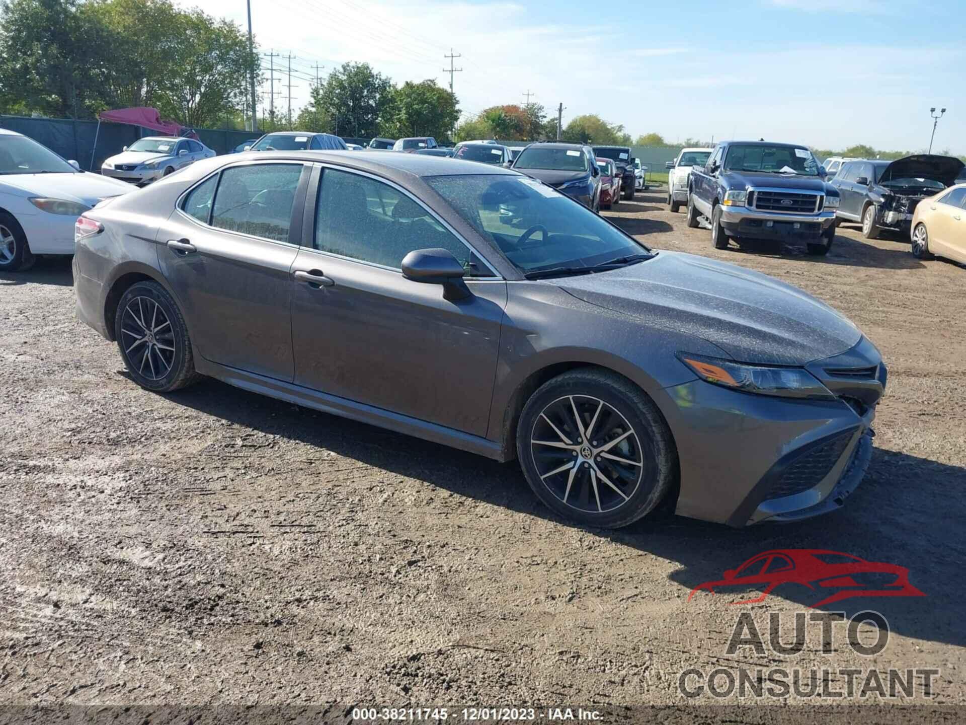 TOYOTA CAMRY 2021 - 4T1G11AK5MU559751