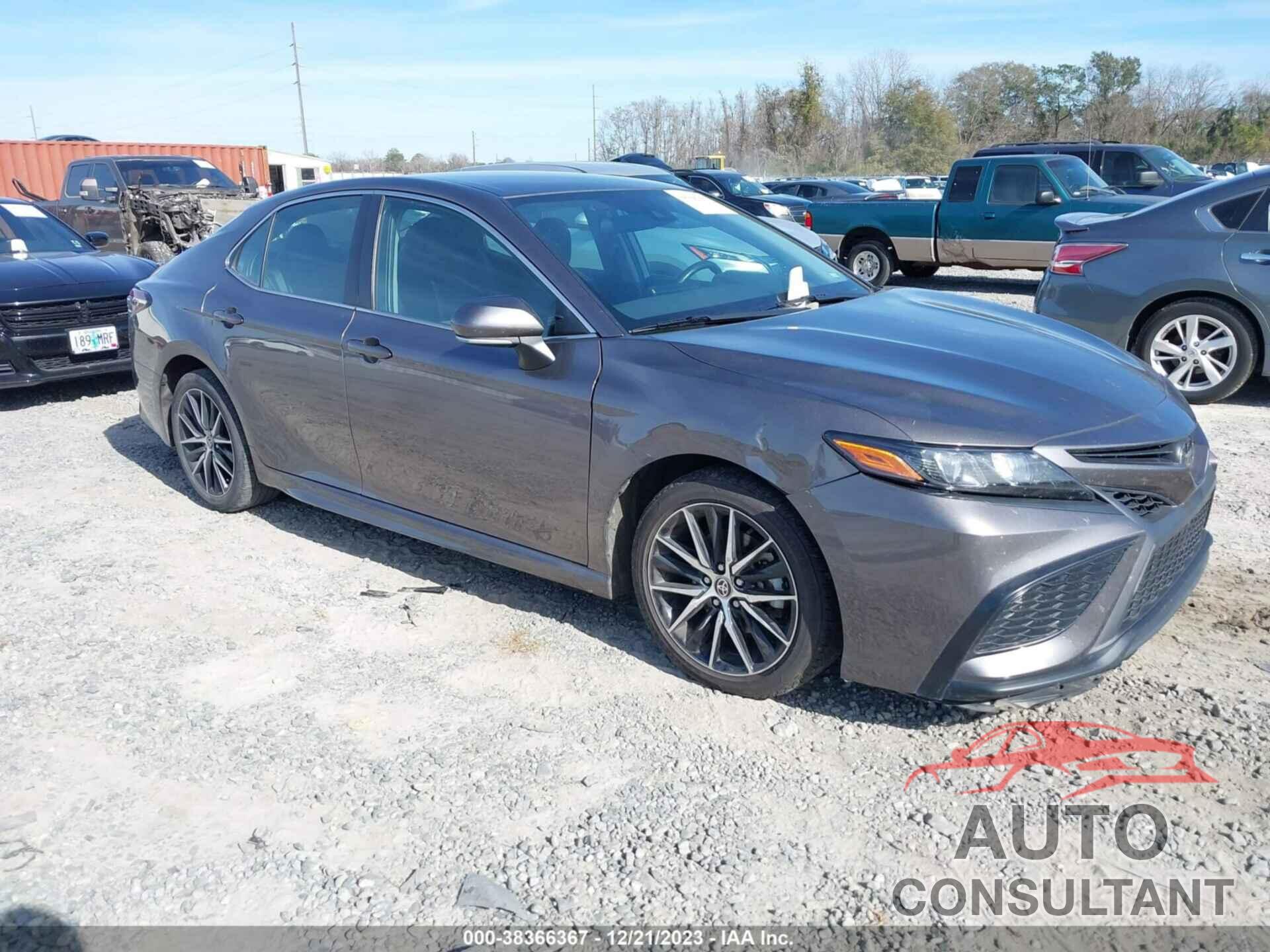 TOYOTA CAMRY 2022 - 4T1G11AKXNU641251