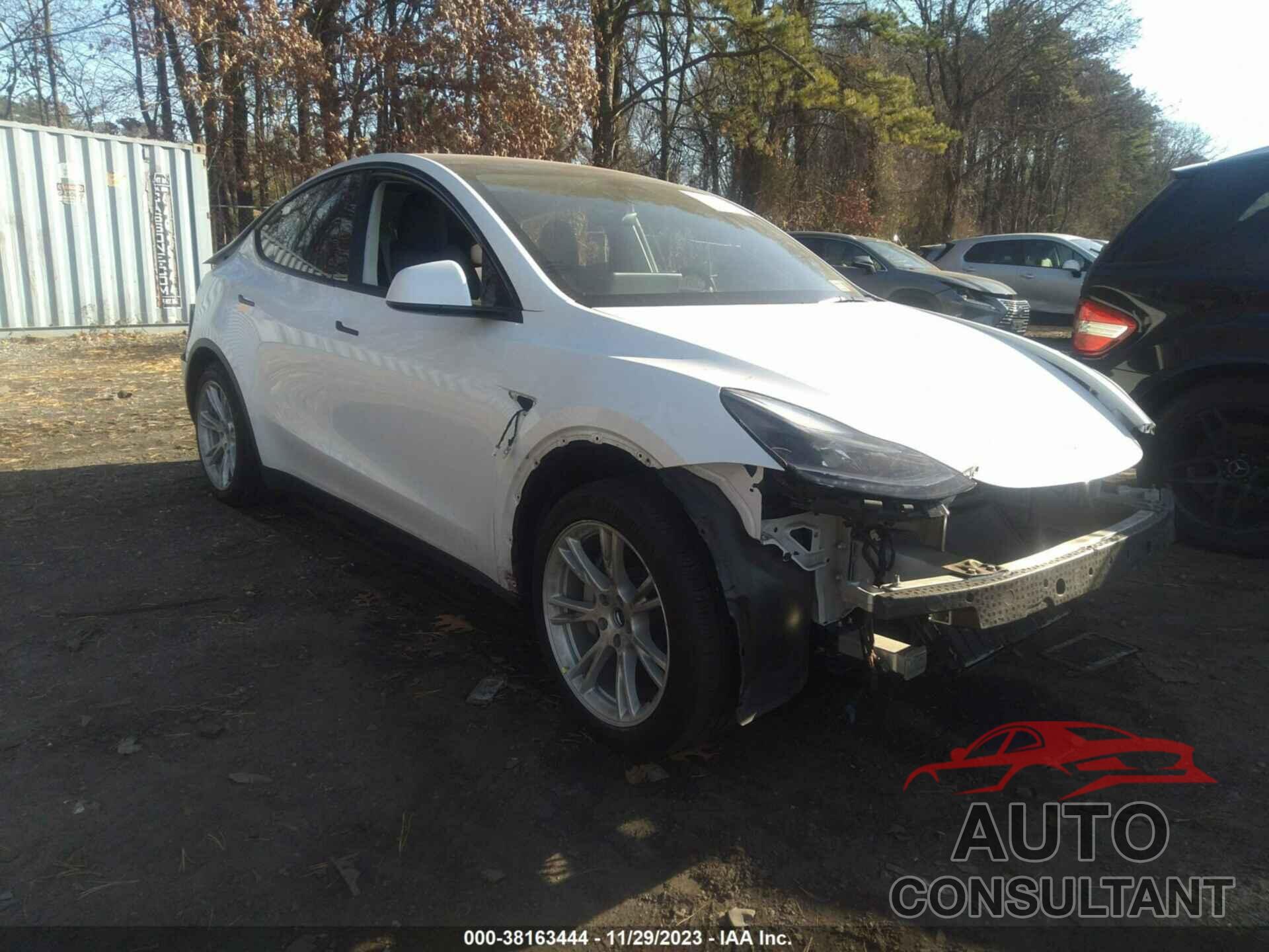 TESLA MODEL Y 2021 - 5YJYGDEE4MF145401