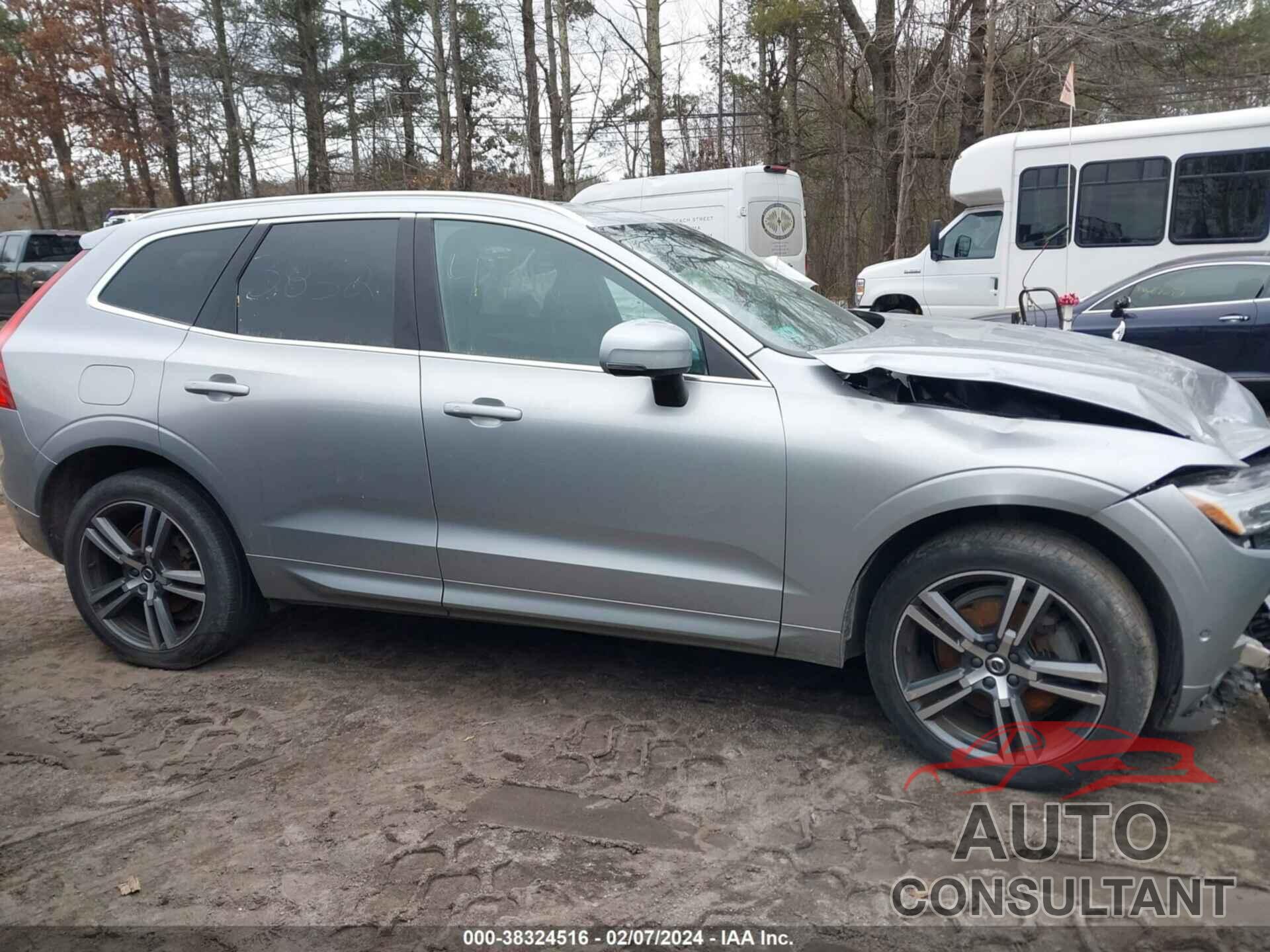 VOLVO XC60 2018 - YV4A22RK7J1095003