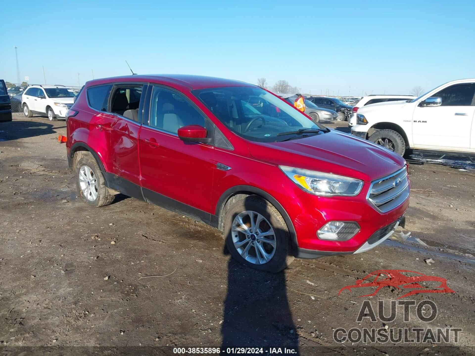 FORD ESCAPE 2017 - 1FMCU0GD6HUC24061